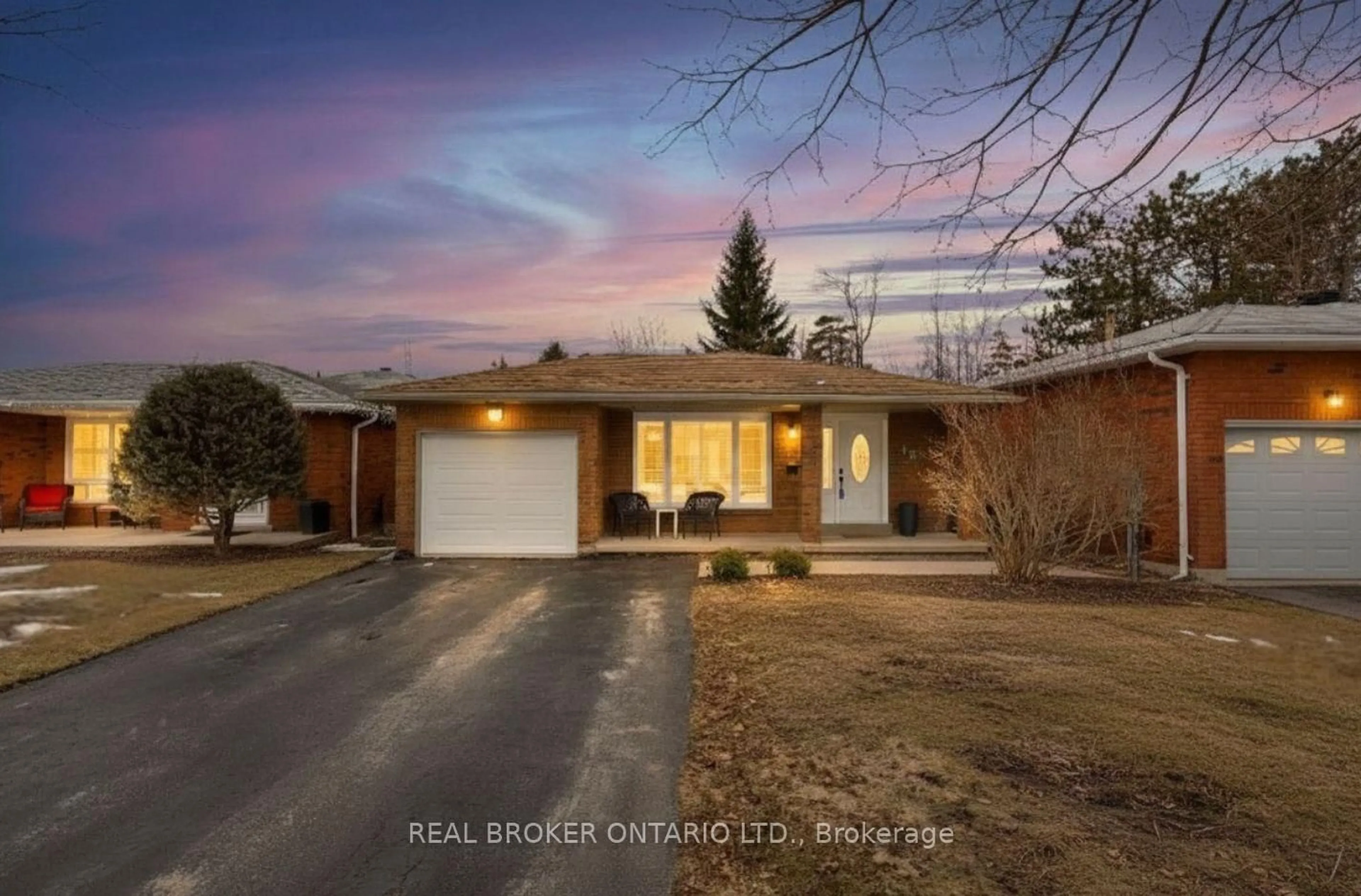 Unknown for 15 Buchanan St, Barrie Ontario L4M 6B7