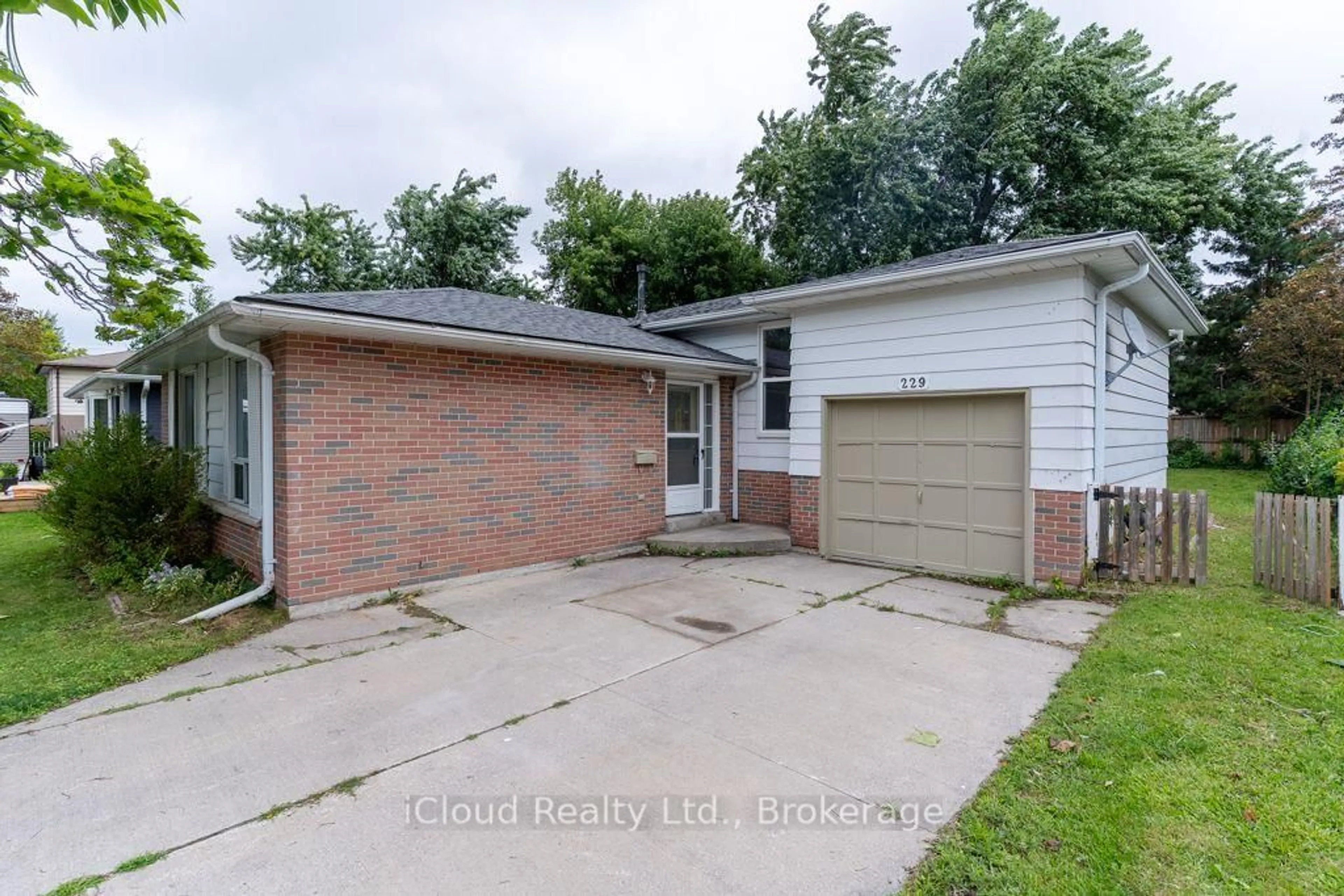 Unknown for 229 Cook St, Barrie Ontario L4M 4H4