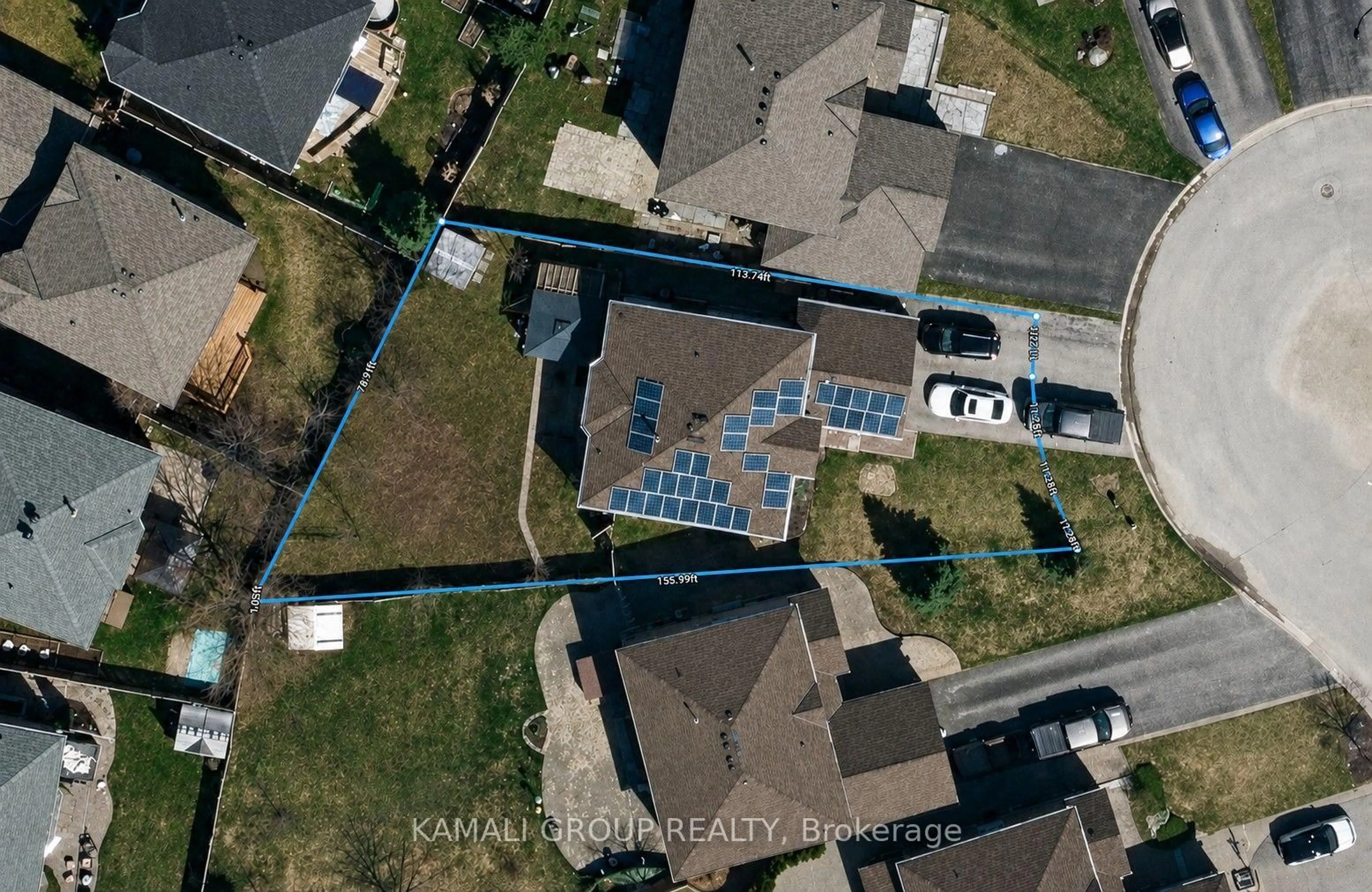 A pic from outside/outdoor area/front of a property/back of a property/a pic from drone, street for 10 Rebecca Crt, Barrie Ontario L4N 0V5