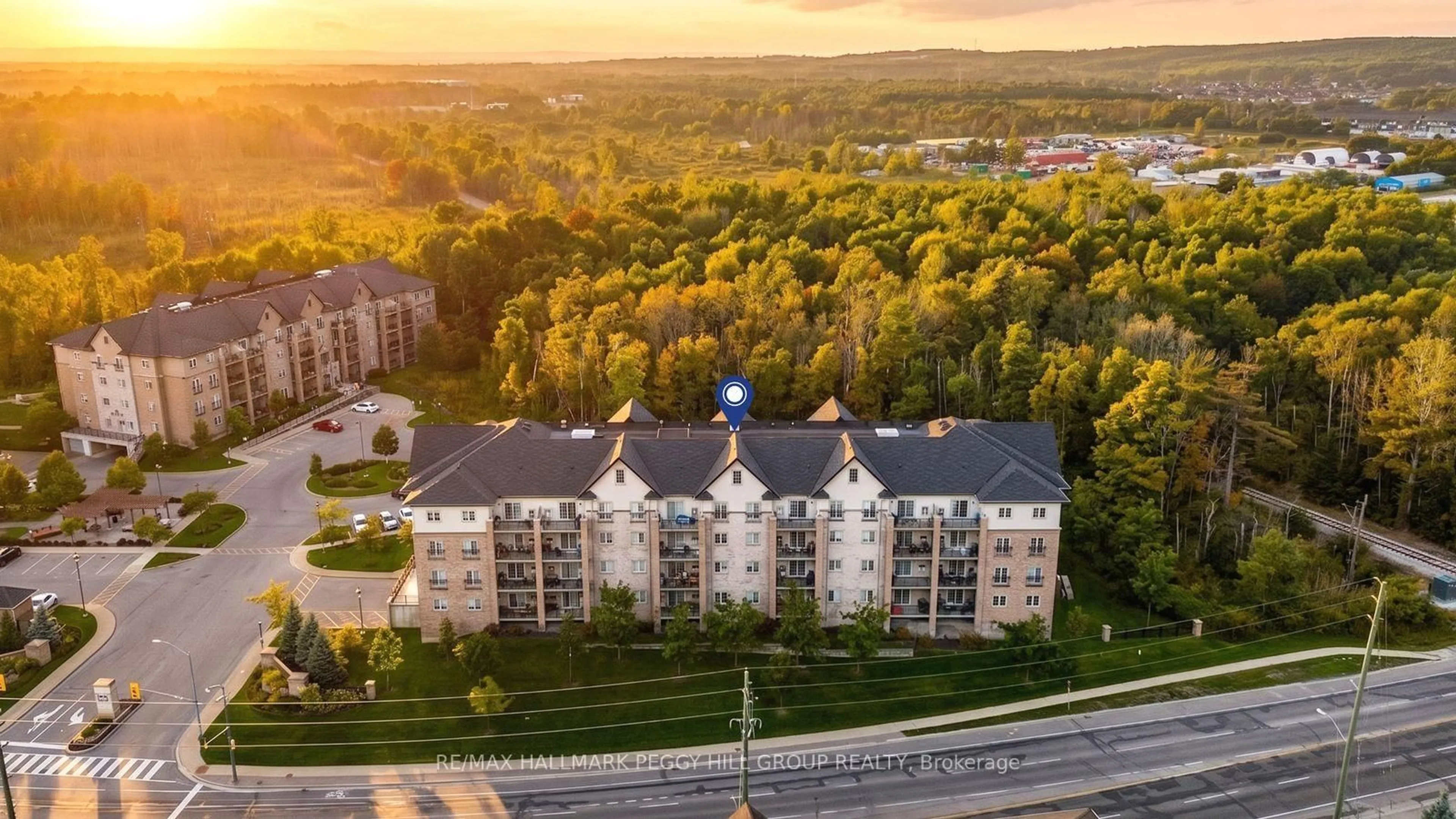 A pic from outside/outdoor area/front of a property/back of a property/a pic from drone, city buildings view from balcony for 40 Ferndale Dr #402, Barrie Ontario L4N 2L3