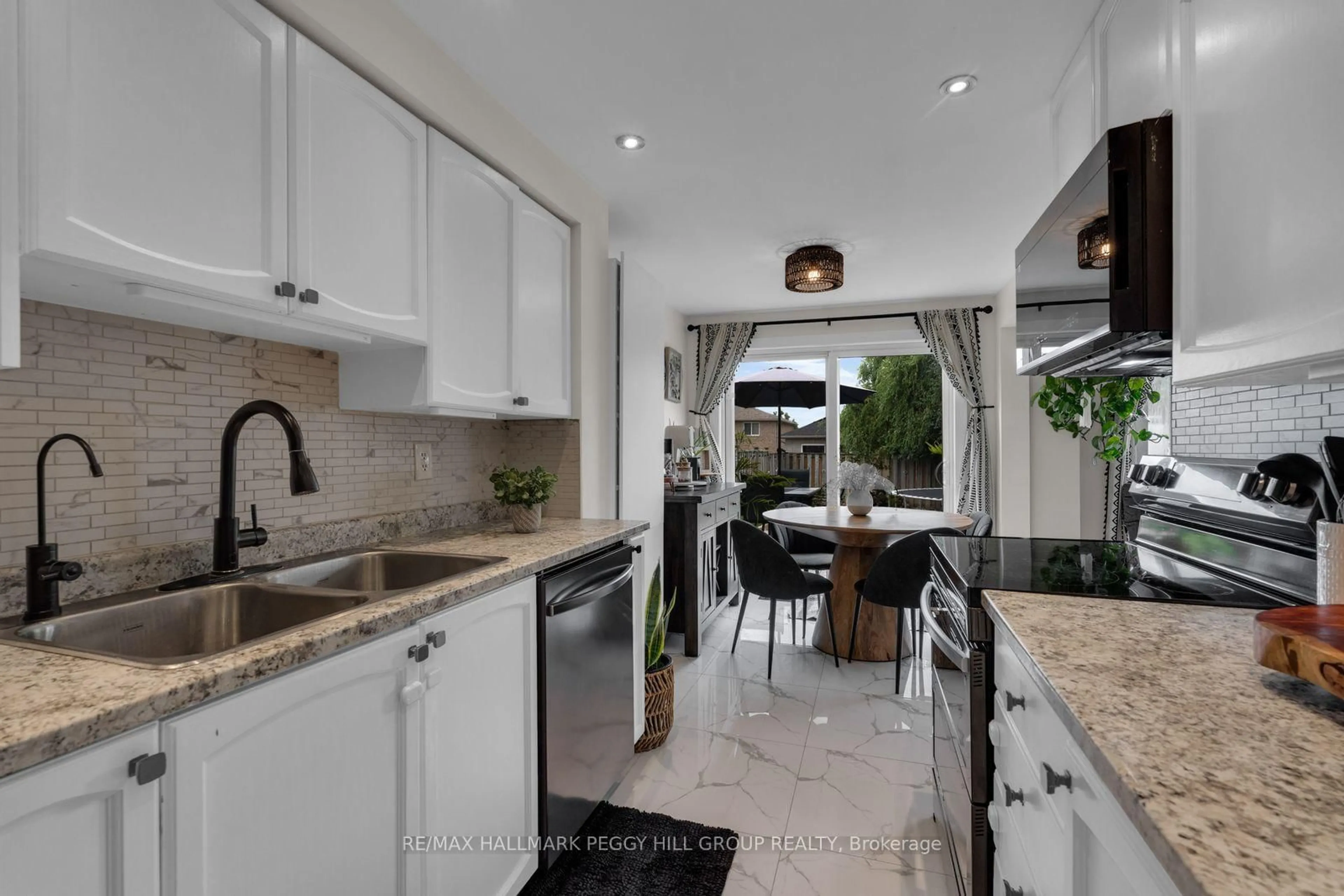 Open concept kitchen, ceramic/tile floor for 195 Dunsmore Lane, Barrie Ontario L4M 6Z8