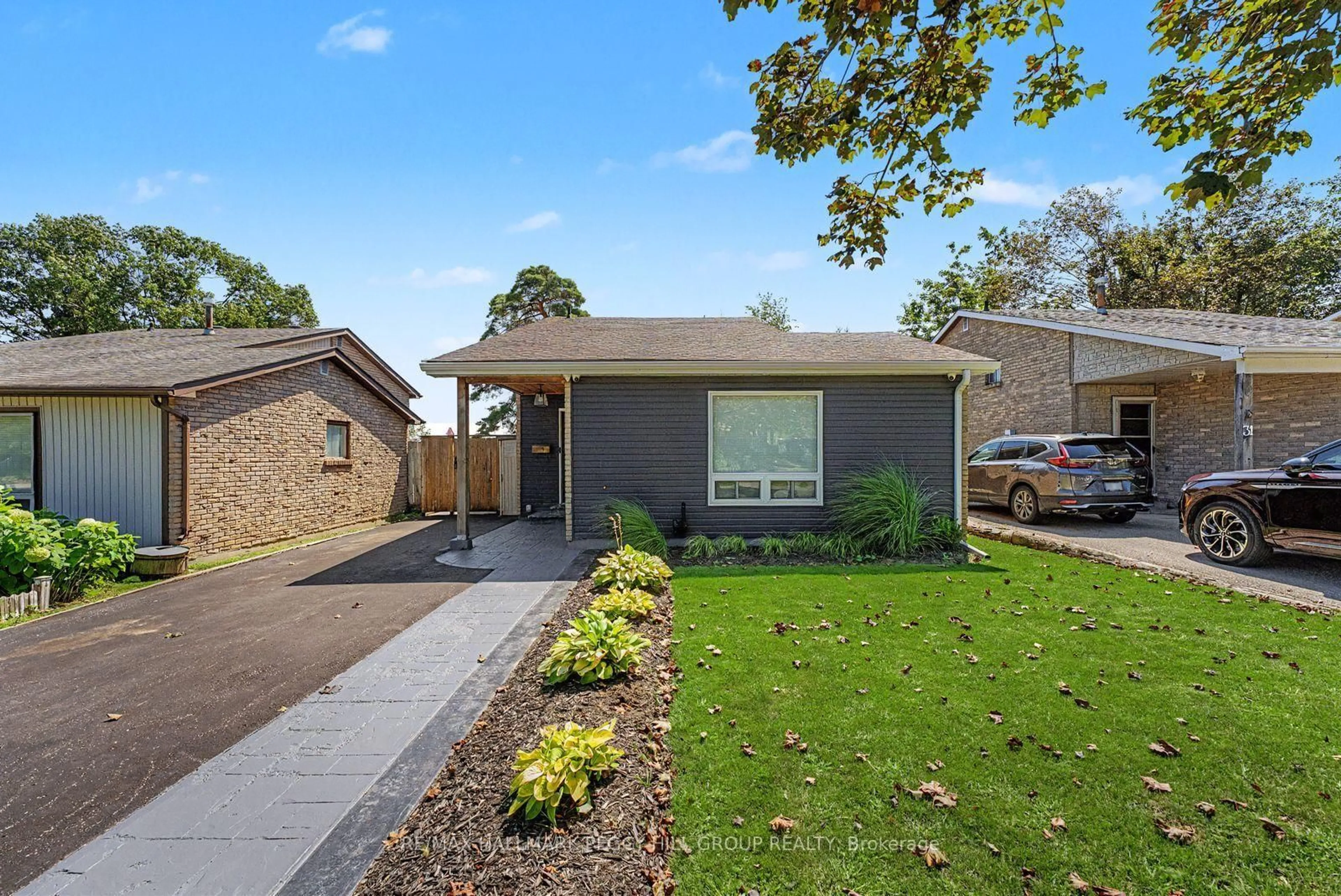 Home with brick exterior material, street for 29 Shelley Lane, Barrie Ontario L4N 4W4