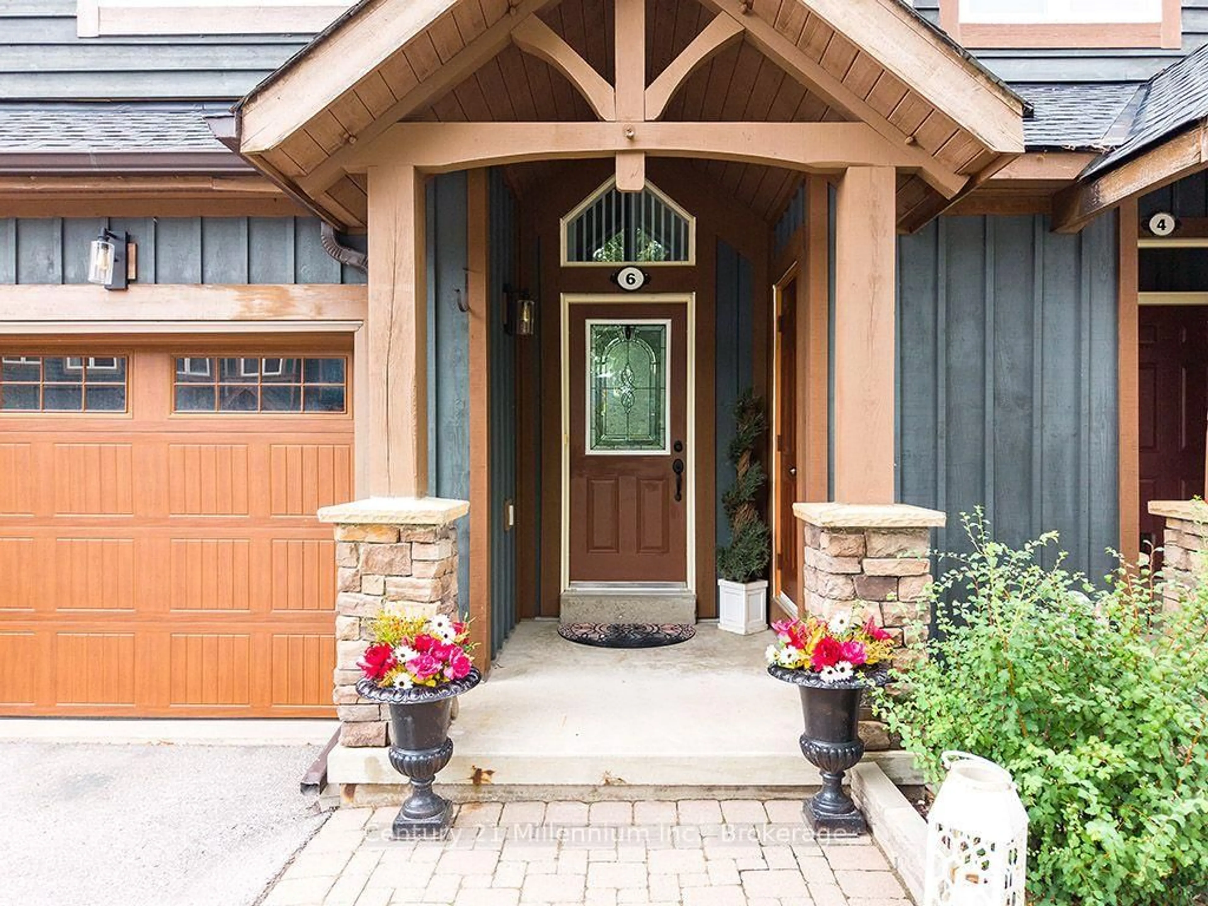 Indoor entryway for 6 Wildrose Tr, Collingwood Ontario L9Y 0J4