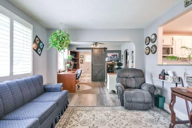 976 Yonge St, Midland 5