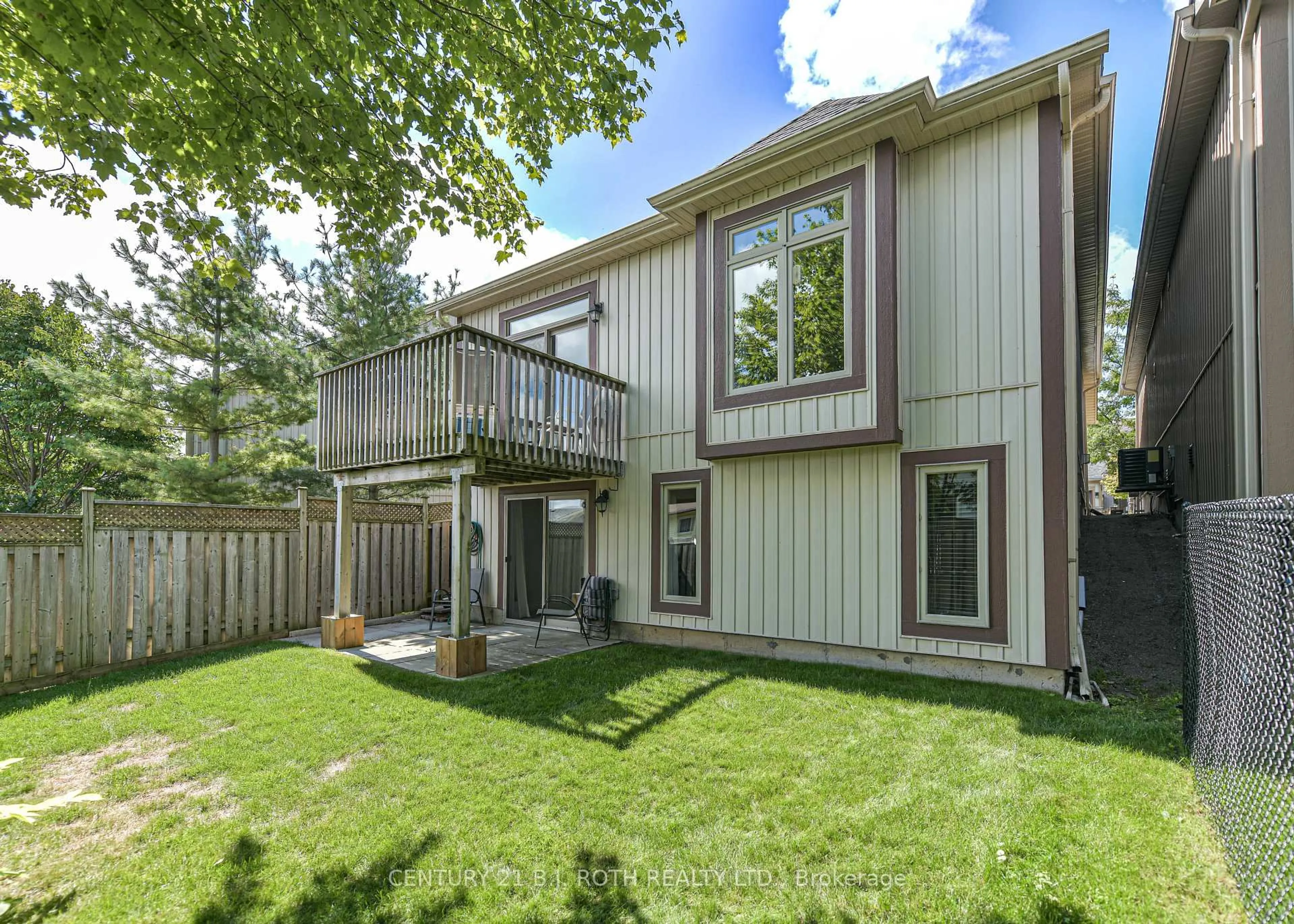 Home with vinyl exterior material, unknown for 10 Canterbury Circ, Orillia Ontario L3V 0C9