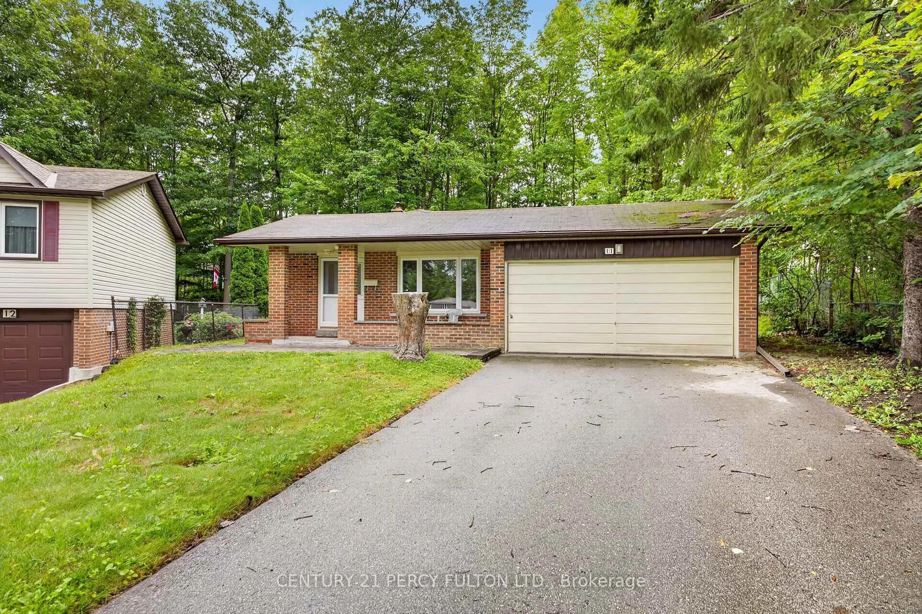 Home with brick exterior material, street for 11 Aldergrove Circ, Barrie Ontario L4M 4W6