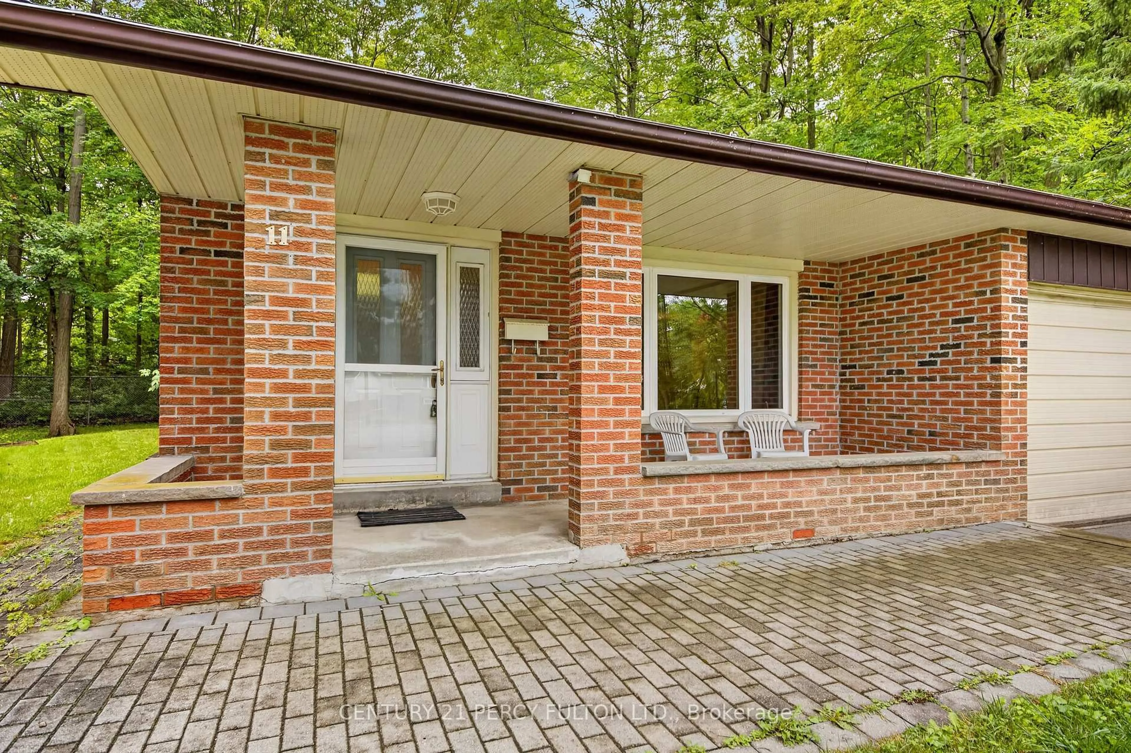 Home with brick exterior material, street for 11 Aldergrove Circ, Barrie Ontario L4M 4W6