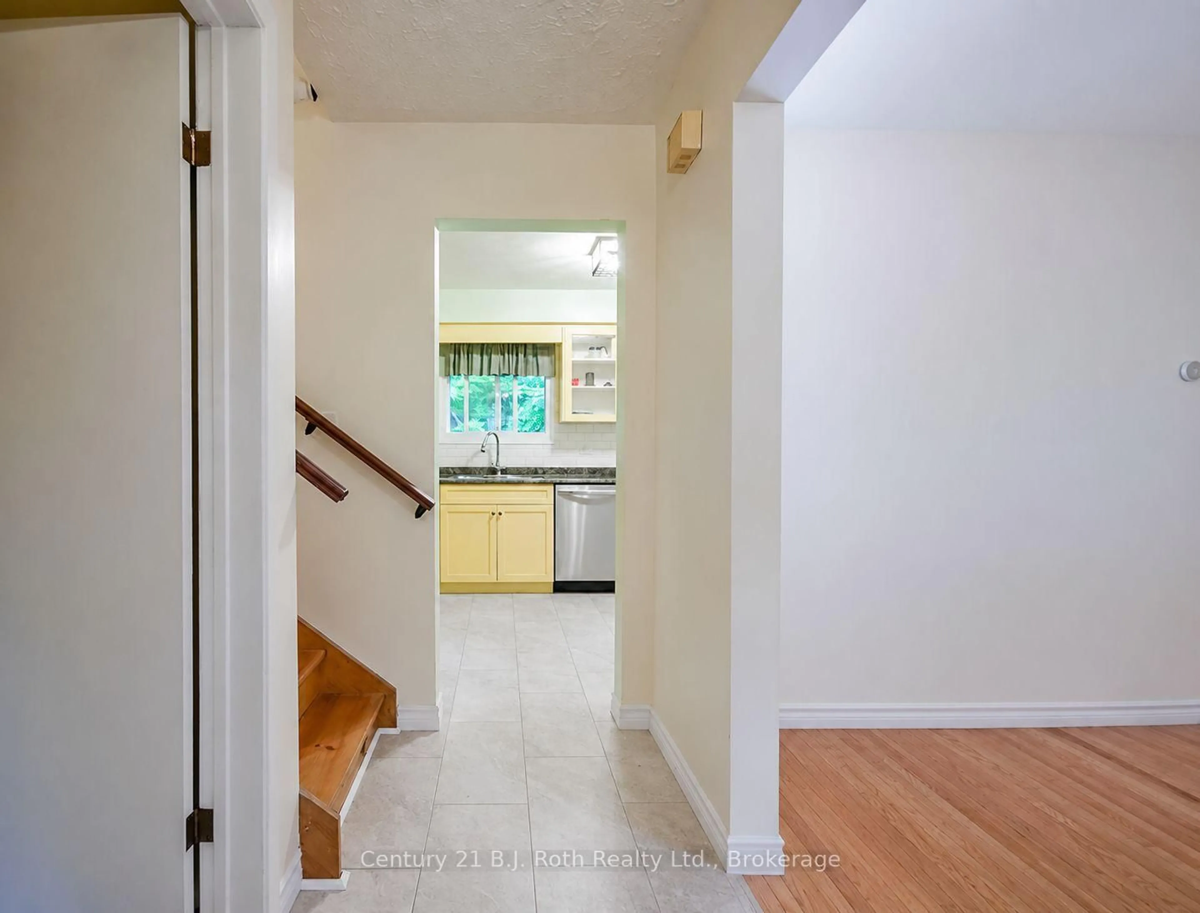 Unknown for 299 Bay St, Orillia Ontario L3V 3X2