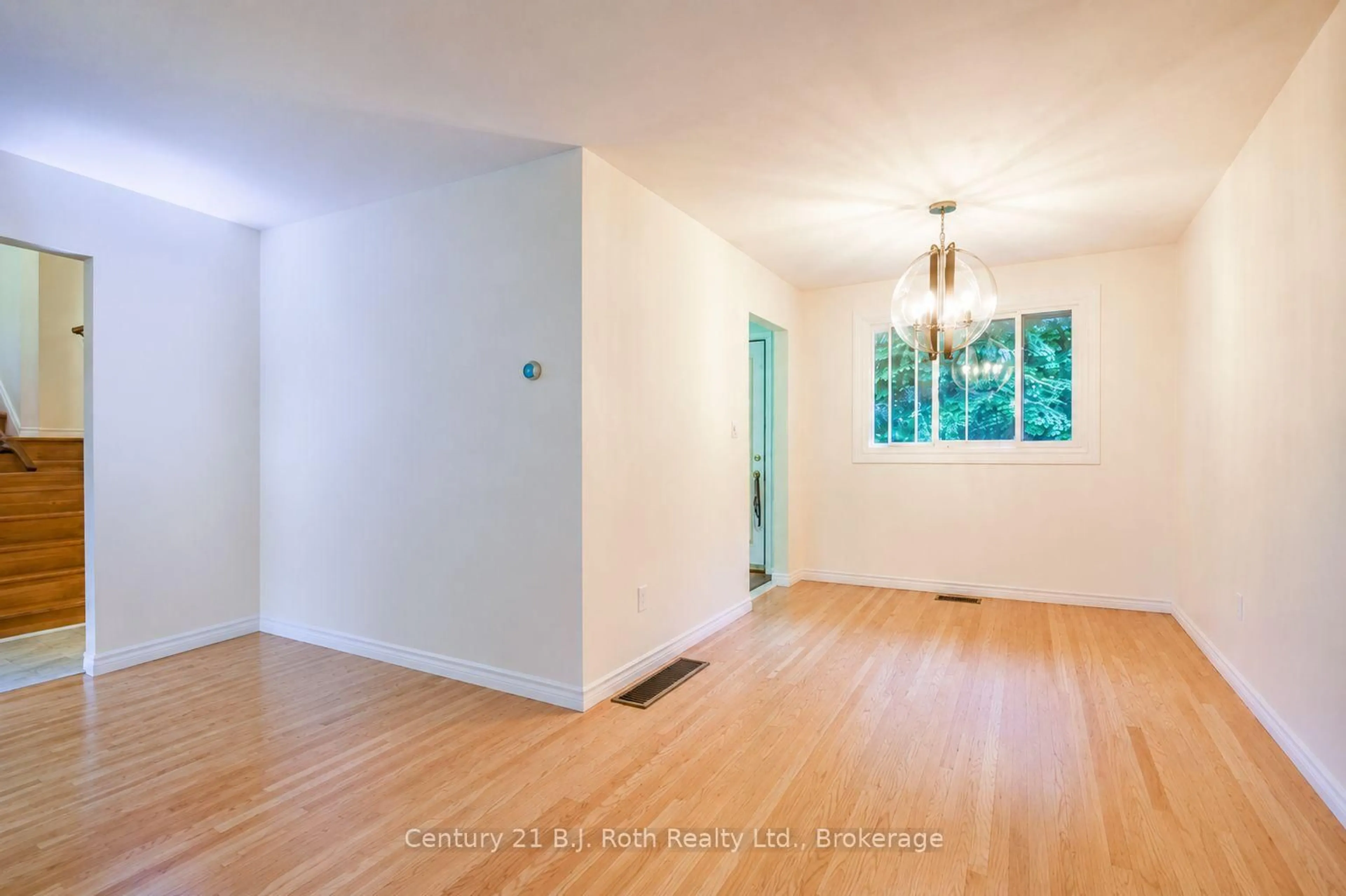 A pic of a room for 299 Bay St, Orillia Ontario L3V 3X2