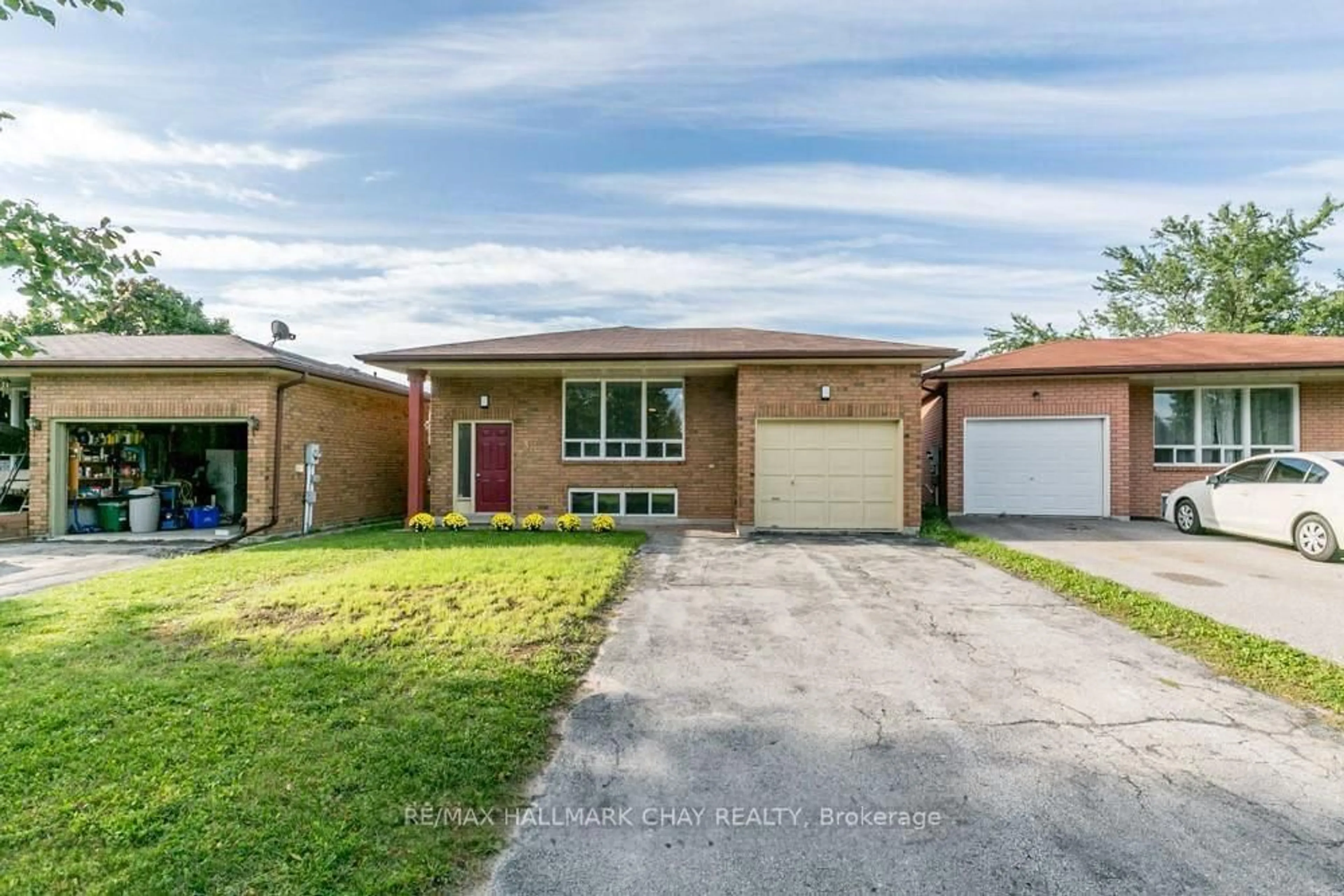 Home with brick exterior material, street for 3 Buchanan St, Barrie Ontario L4M 6B7