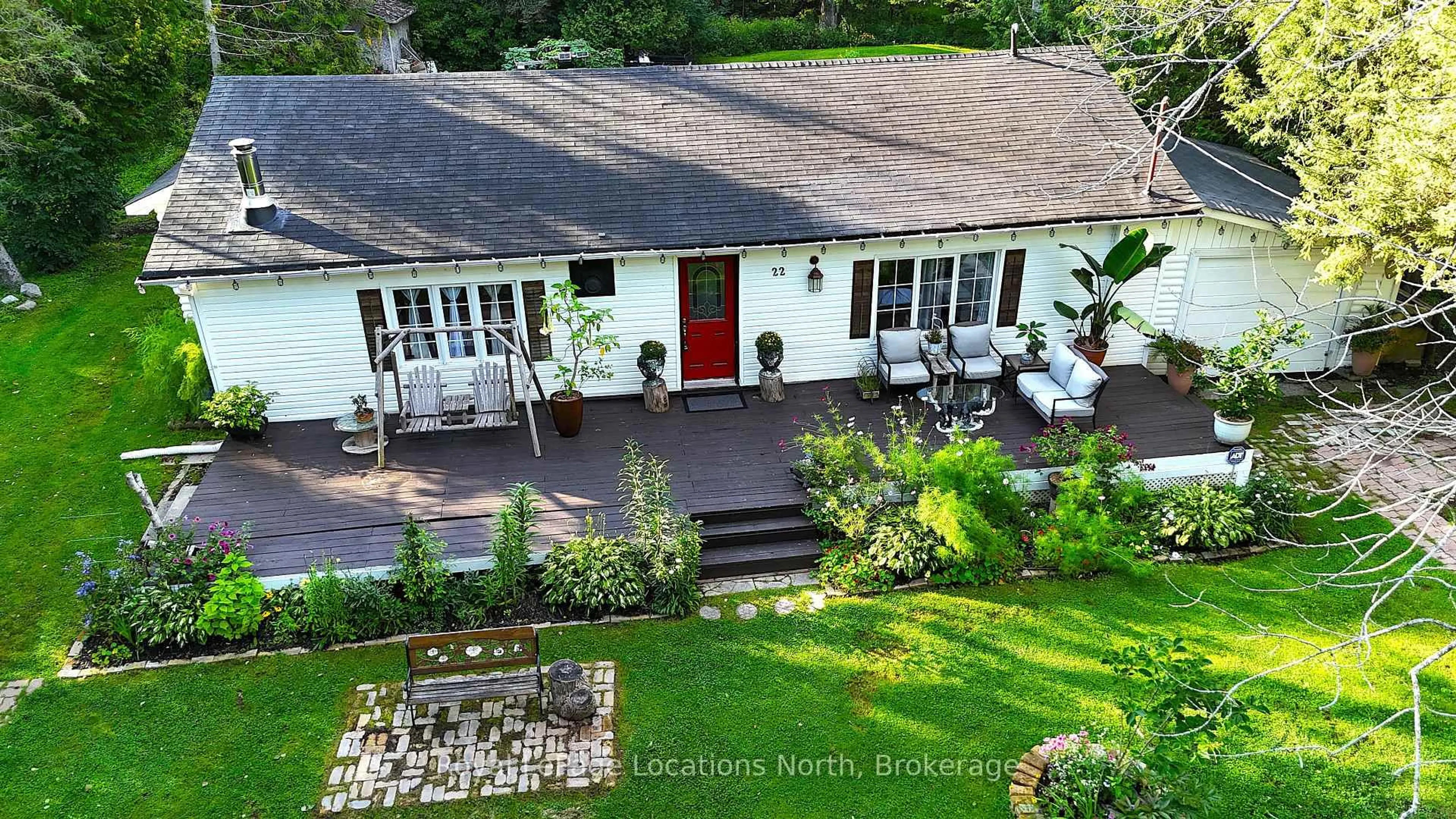 A pic from outside/outdoor area/front of a property/back of a property/a pic from drone, street for 22 Balsam St, Tiny Ontario L0L 1P1