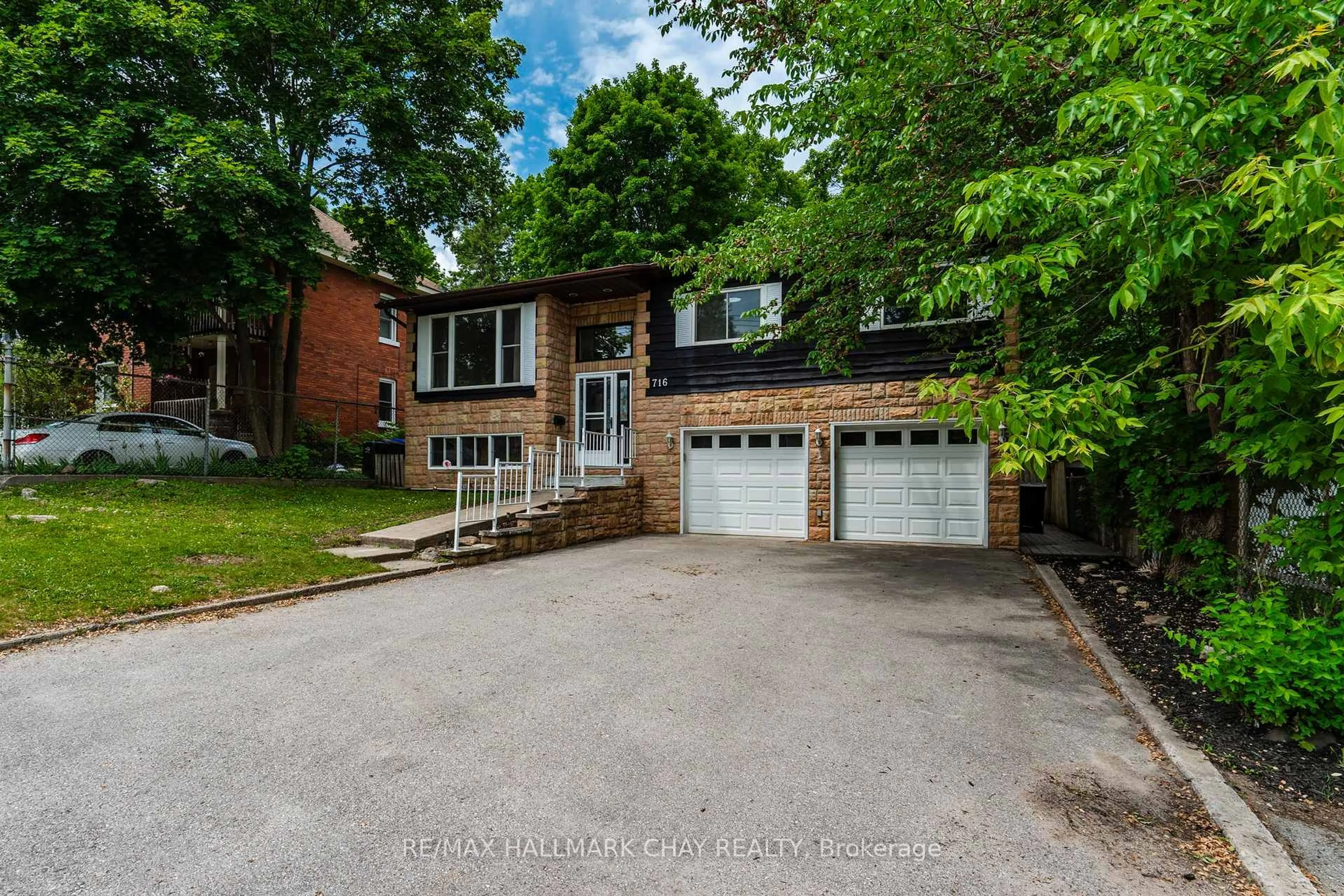 Home with brick exterior material, street for 716 Dominion Ave, Midland Ontario L4R 1S6