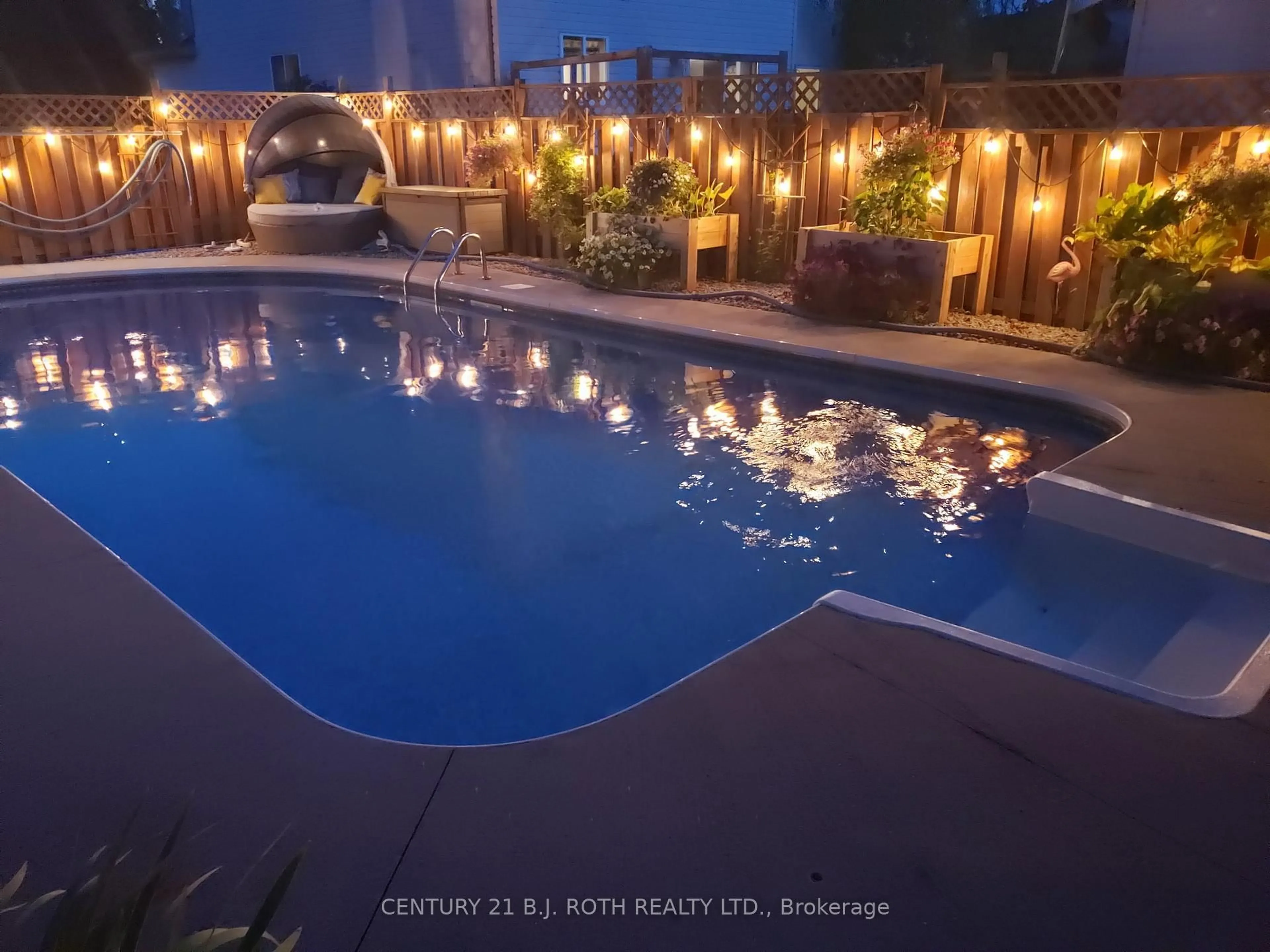 Pool for 42 Farmstead Cres, Barrie Ontario L4N 8S1