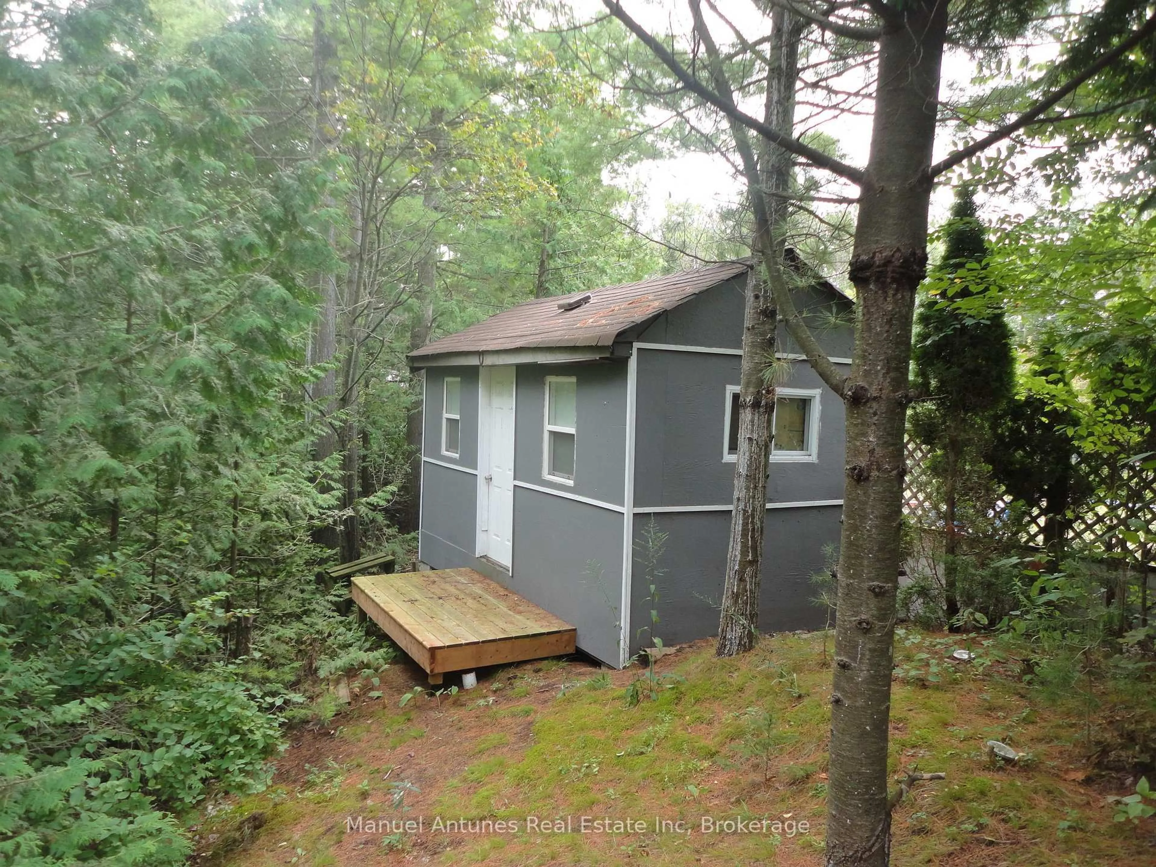 Shed for 1027 River Rd, Wasaga Beach Ontario L9Z 2P7