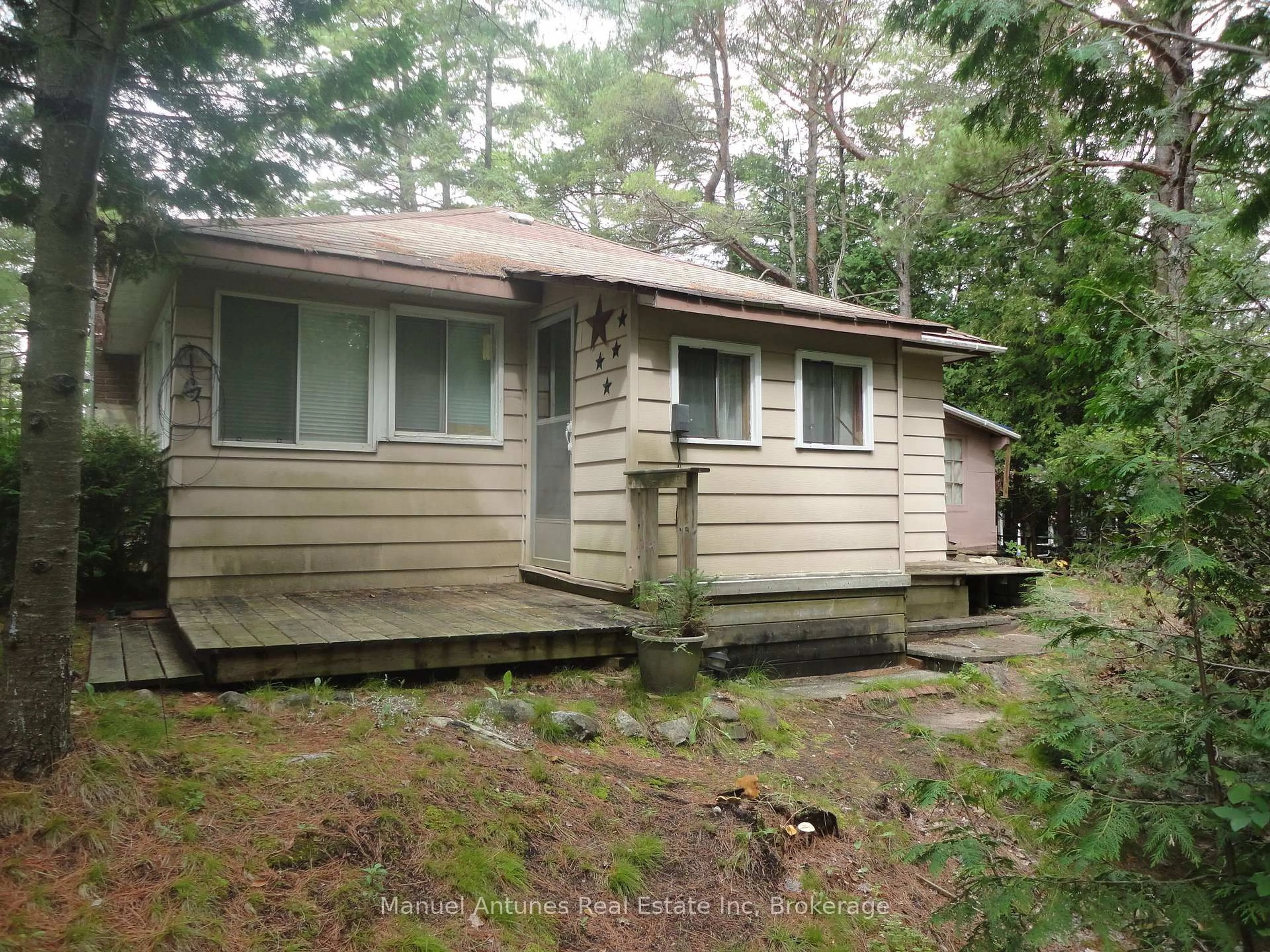 Shed for 1027 River Rd, Wasaga Beach Ontario L9Z 2P7