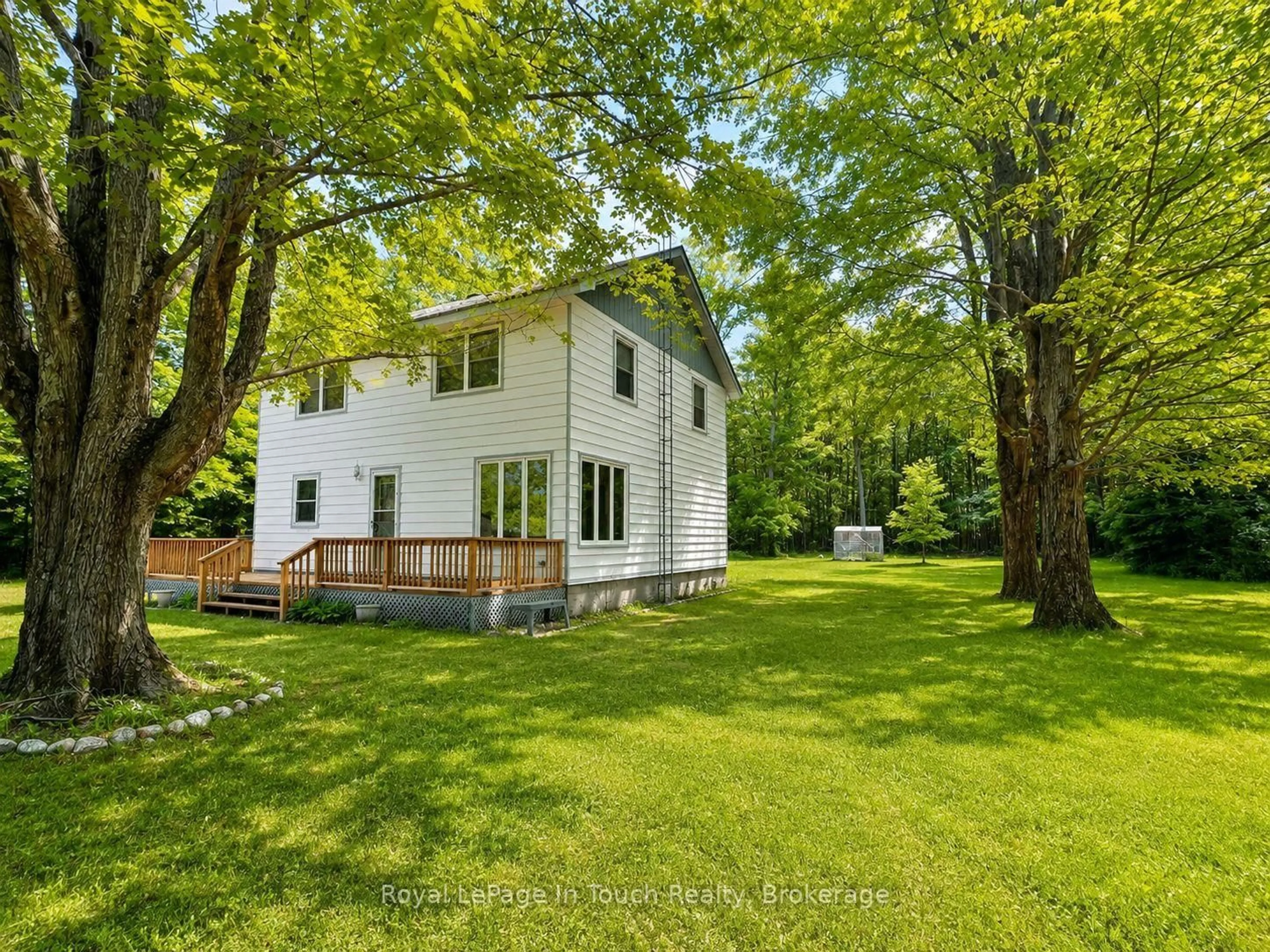 A pic from outside/outdoor area/front of a property/back of a property/a pic from drone, unknown for 874 Cedar Point Rd, Tiny Ontario L9M 0K1