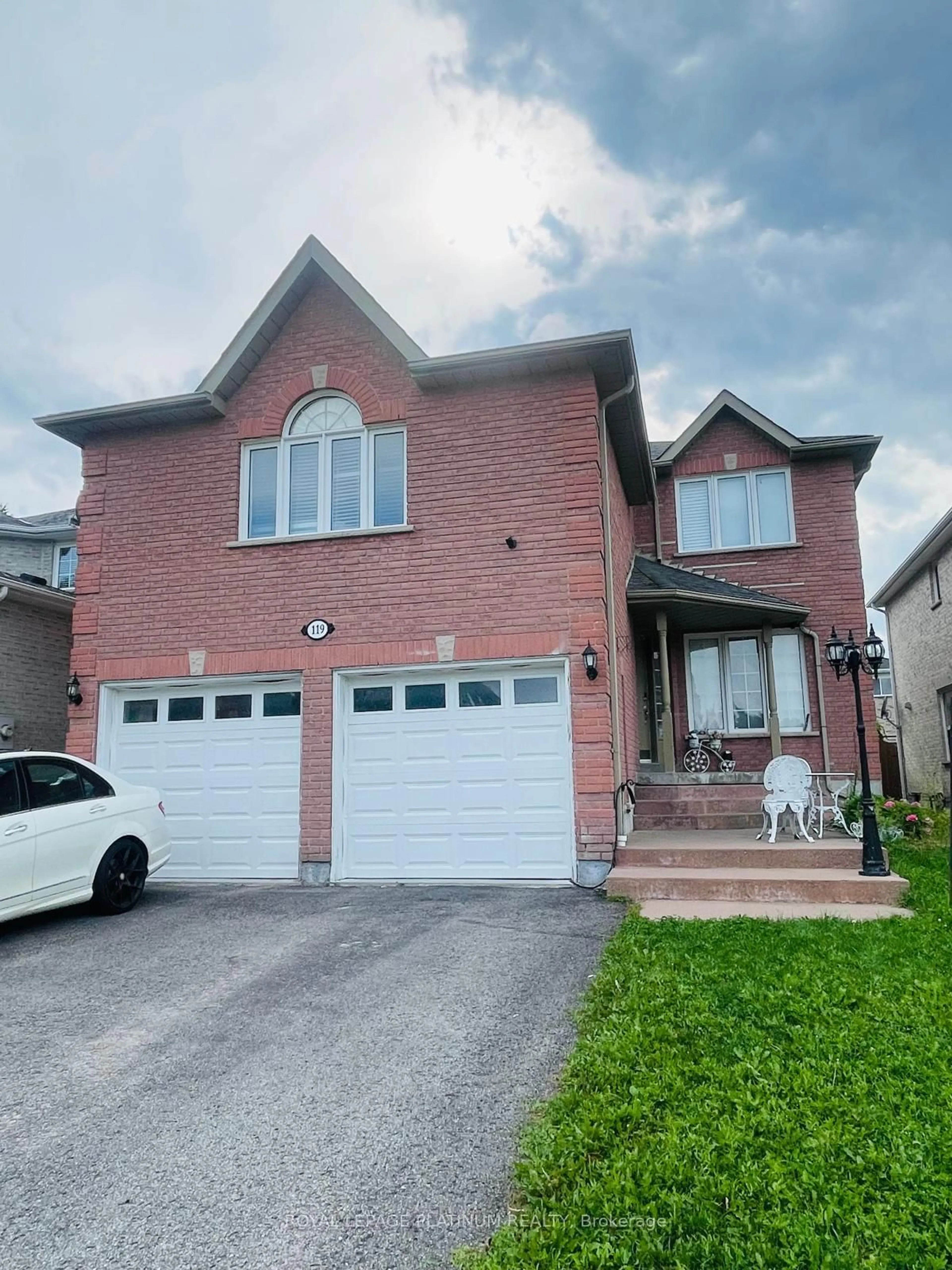 Home with brick exterior material, street for 119 Violet St, Barrie Ontario L4N 9M8