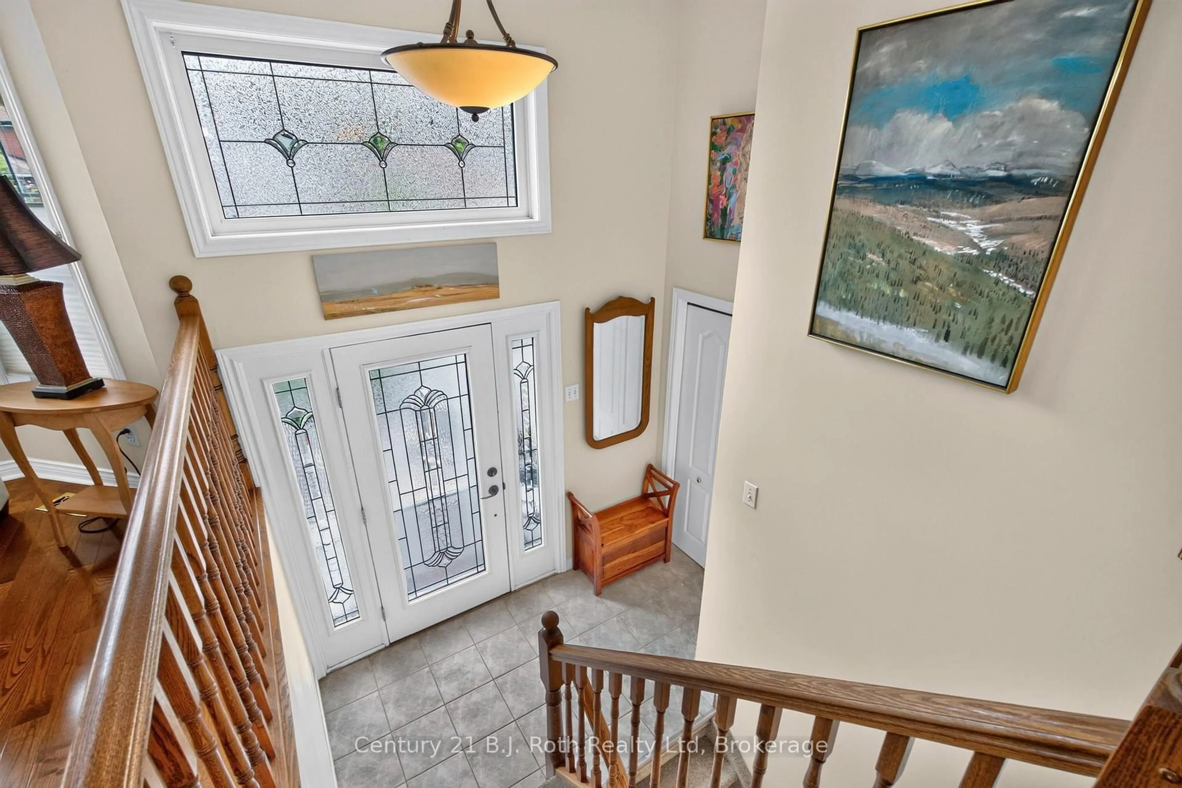 Indoor foyer for 13 Charles St, Penetanguishene Ontario L9M 2G6