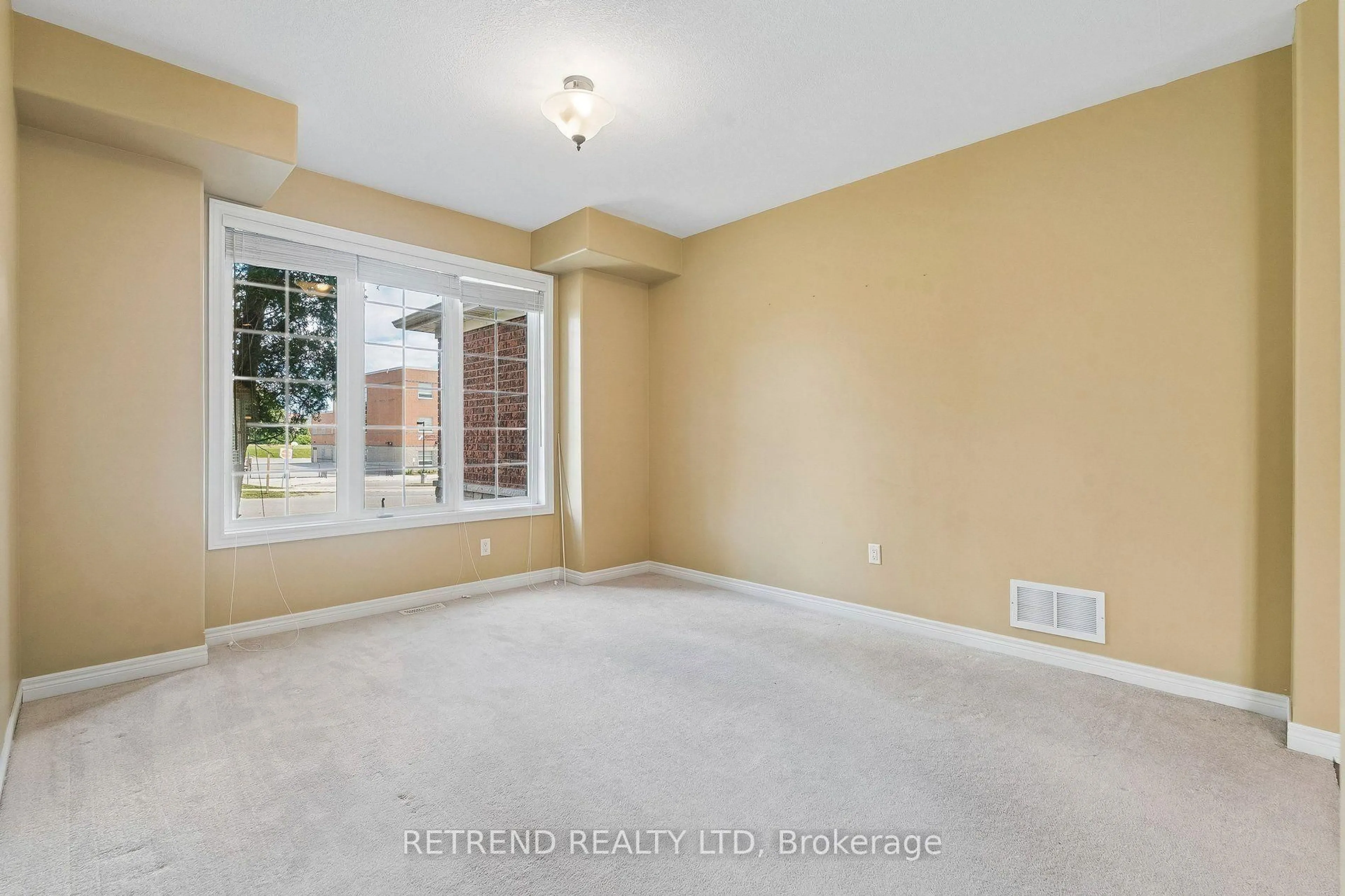 A pic of a room for 36 Sandringham Dr, Barrie Ontario L4N 0J9