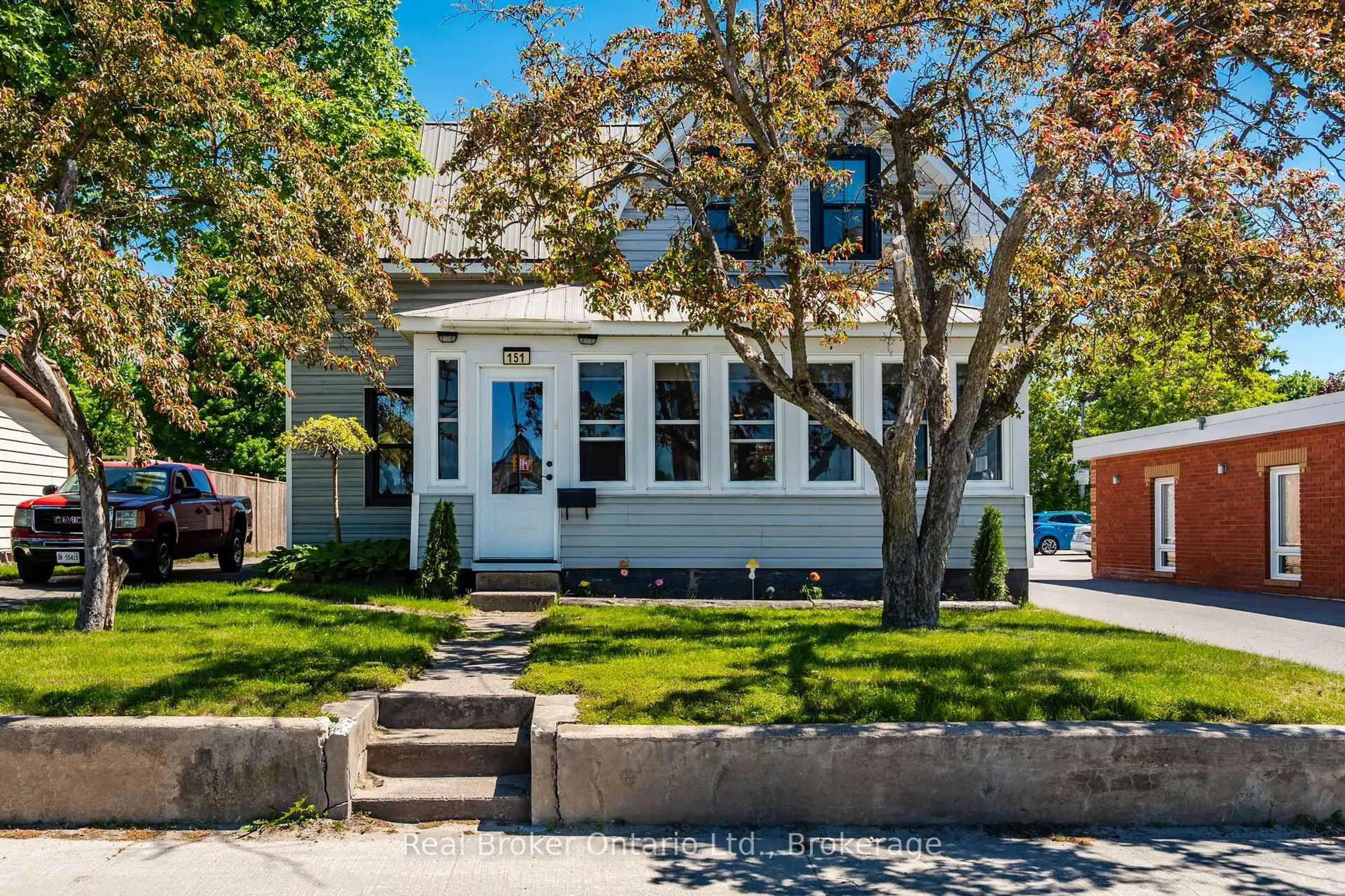 Home with vinyl exterior material, street for 151 Main St, Penetanguishene Ontario L9M 1L7