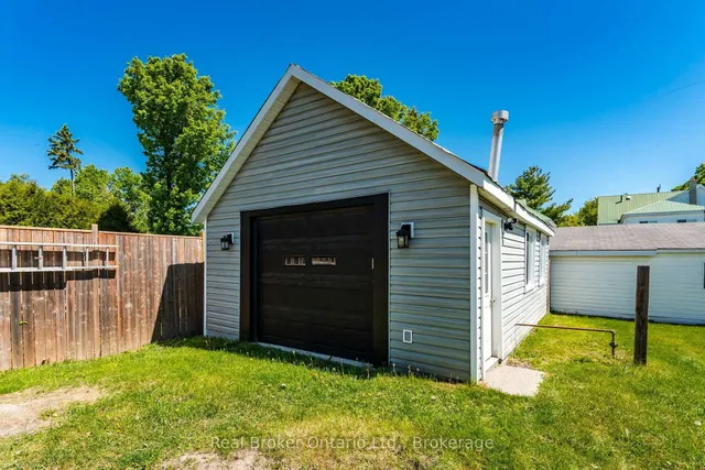151 Main St, Penetanguishene 3