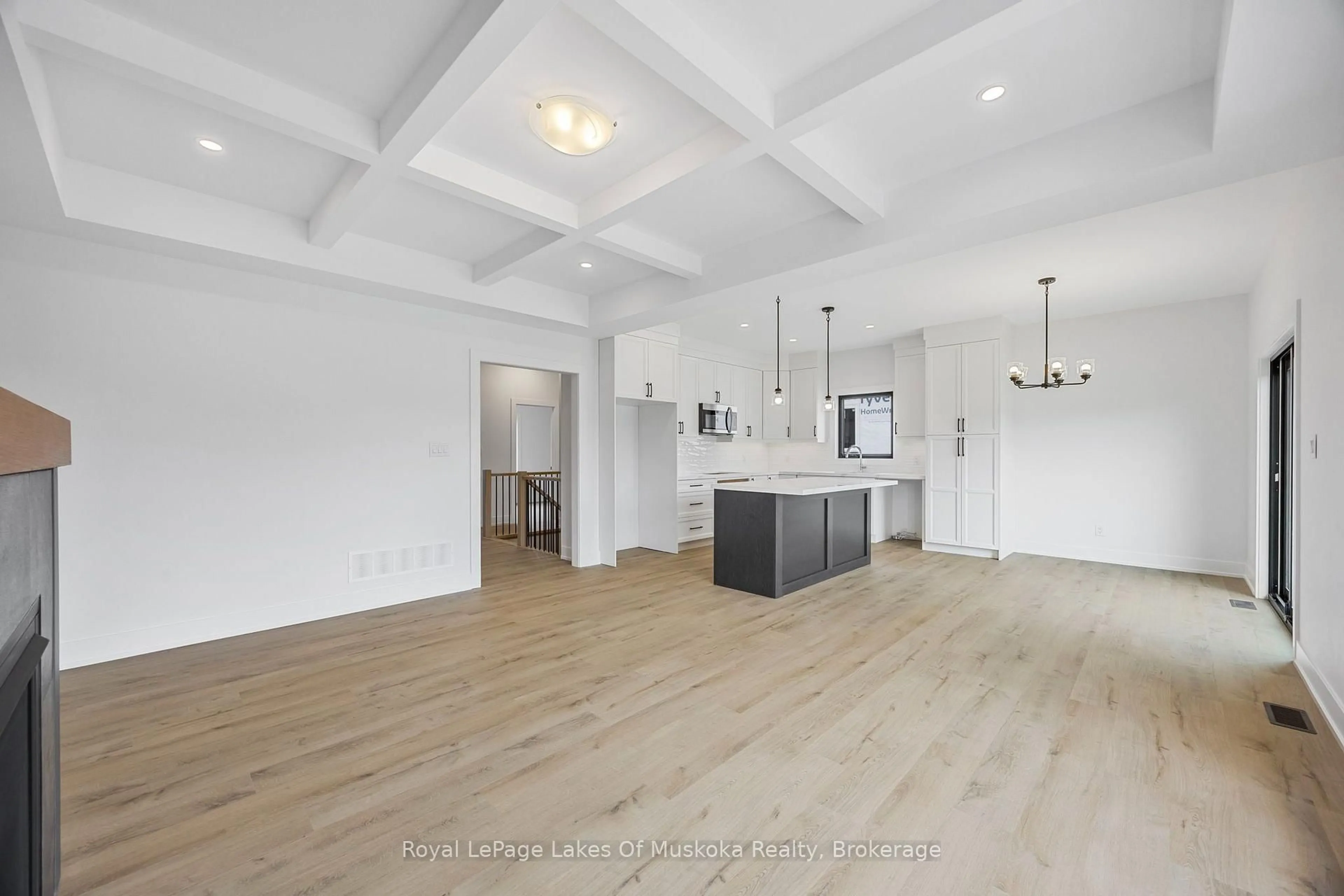 Open concept kitchen, unknown for 37 Harold Ave, Severn Ontario L0K 1E0