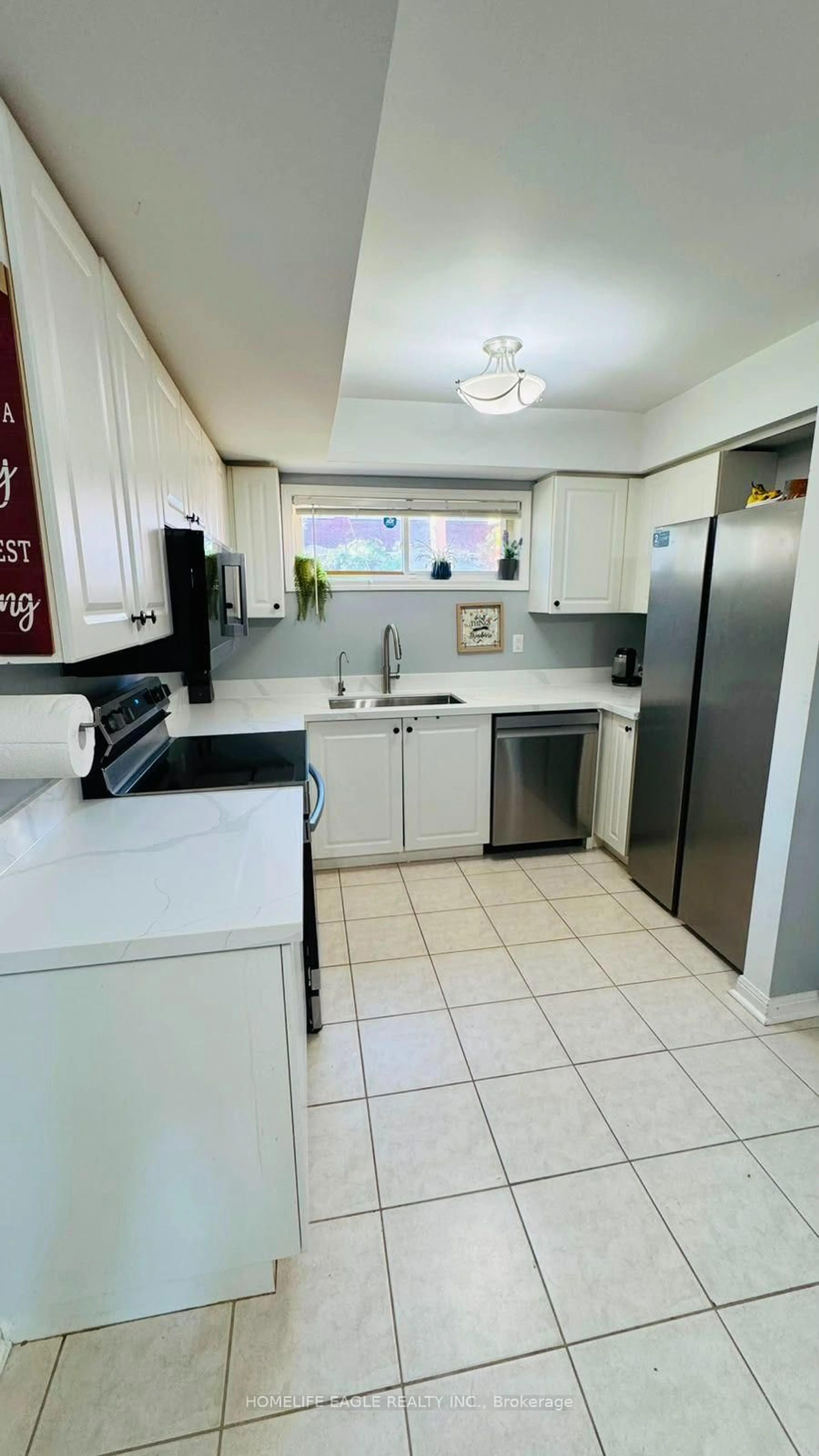 Standard kitchen, ceramic/tile floor for 235 Ferndale Dr #13, Barrie Ontario L4N 0T6