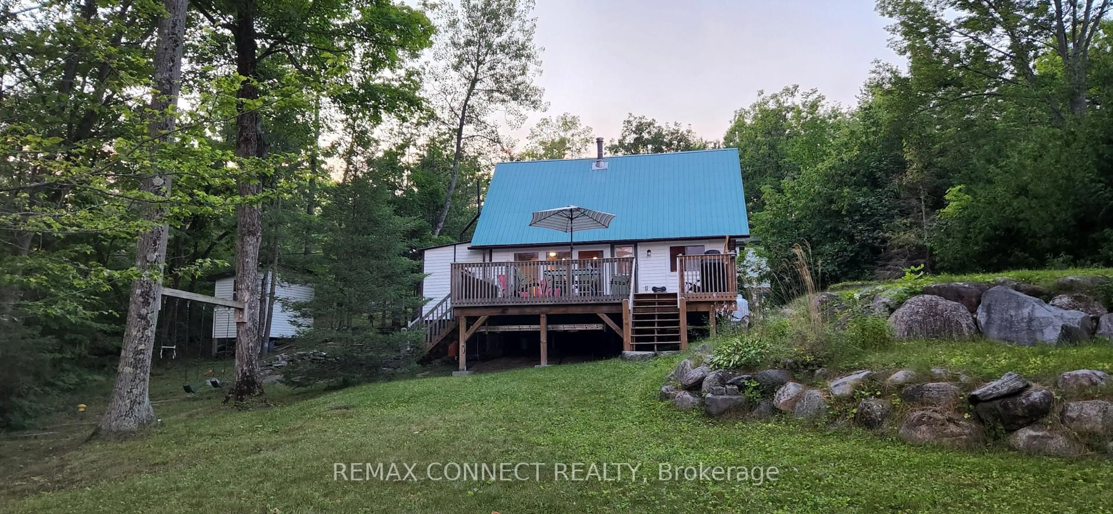 A pic from outside/outdoor area/front of a property/back of a property/a pic from drone, water/lake/river/ocean view for 1729 Ellis Rd, Severn Ontario L0K 1E0