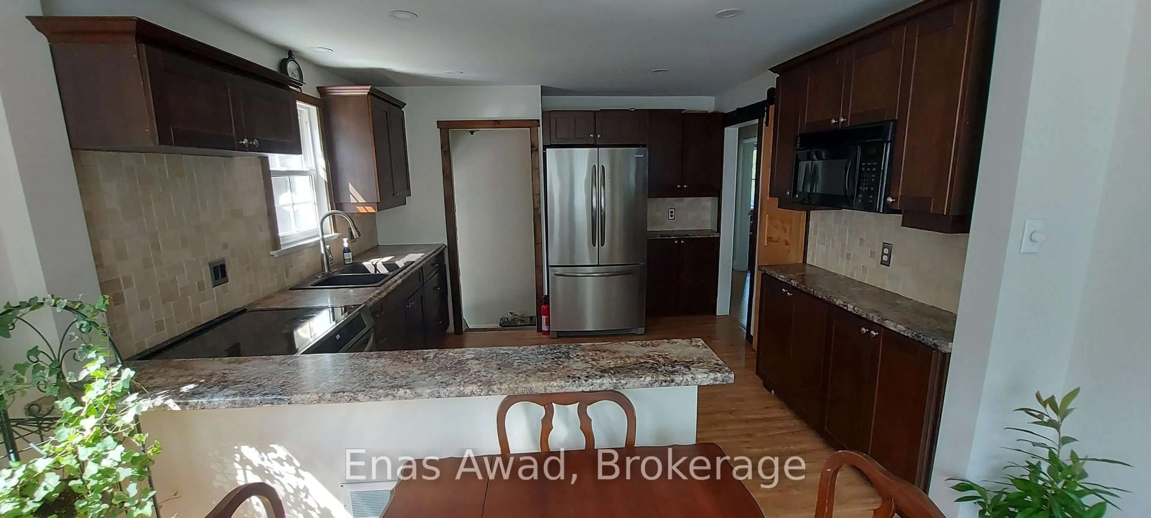 Open concept kitchen, unknown for 8 Lavallee Cres, Orillia Ontario L3V 2B1