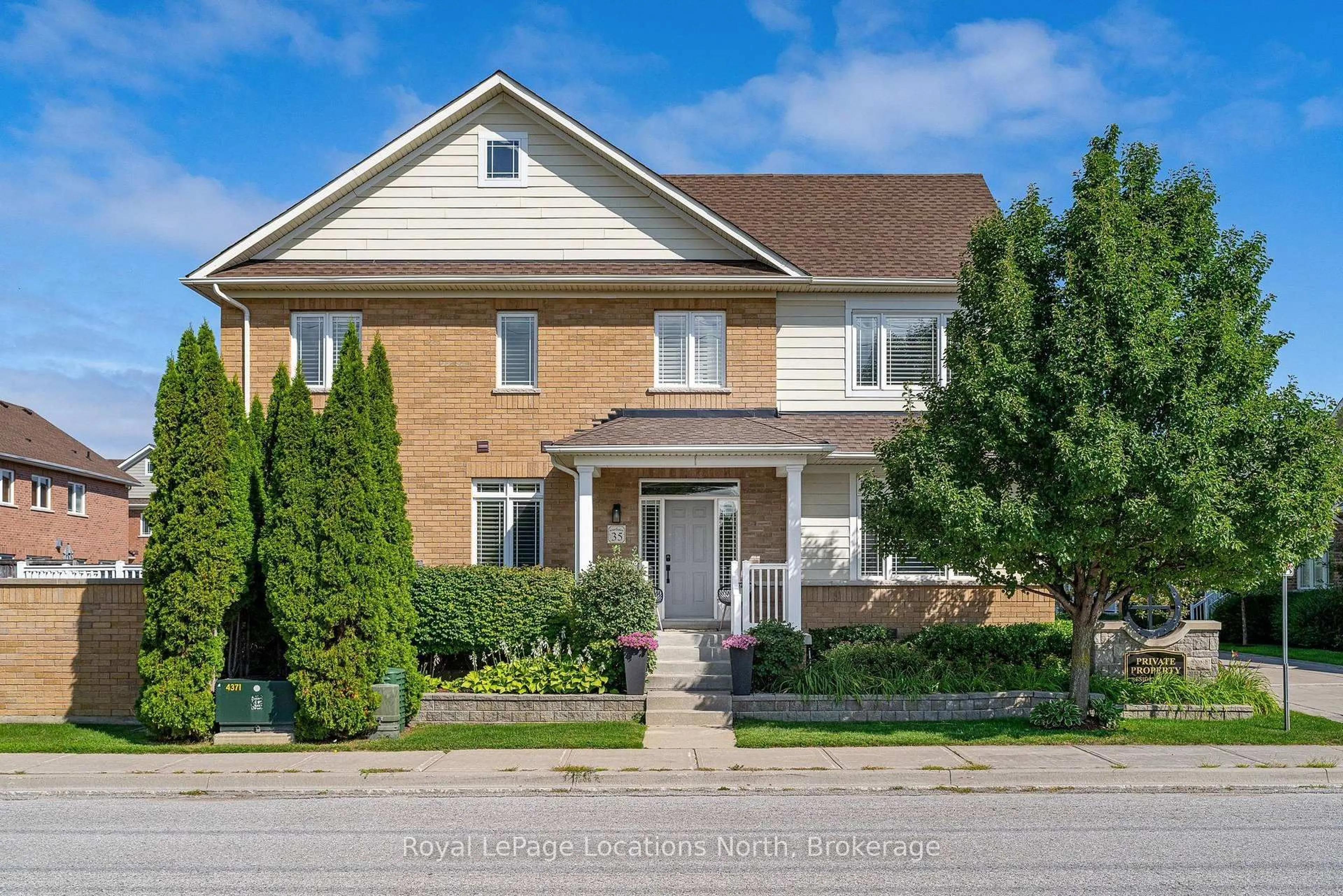 Home with brick exterior material, street for 35 SIDE LAUNCH Way, Collingwood Ontario L9Y 0J9