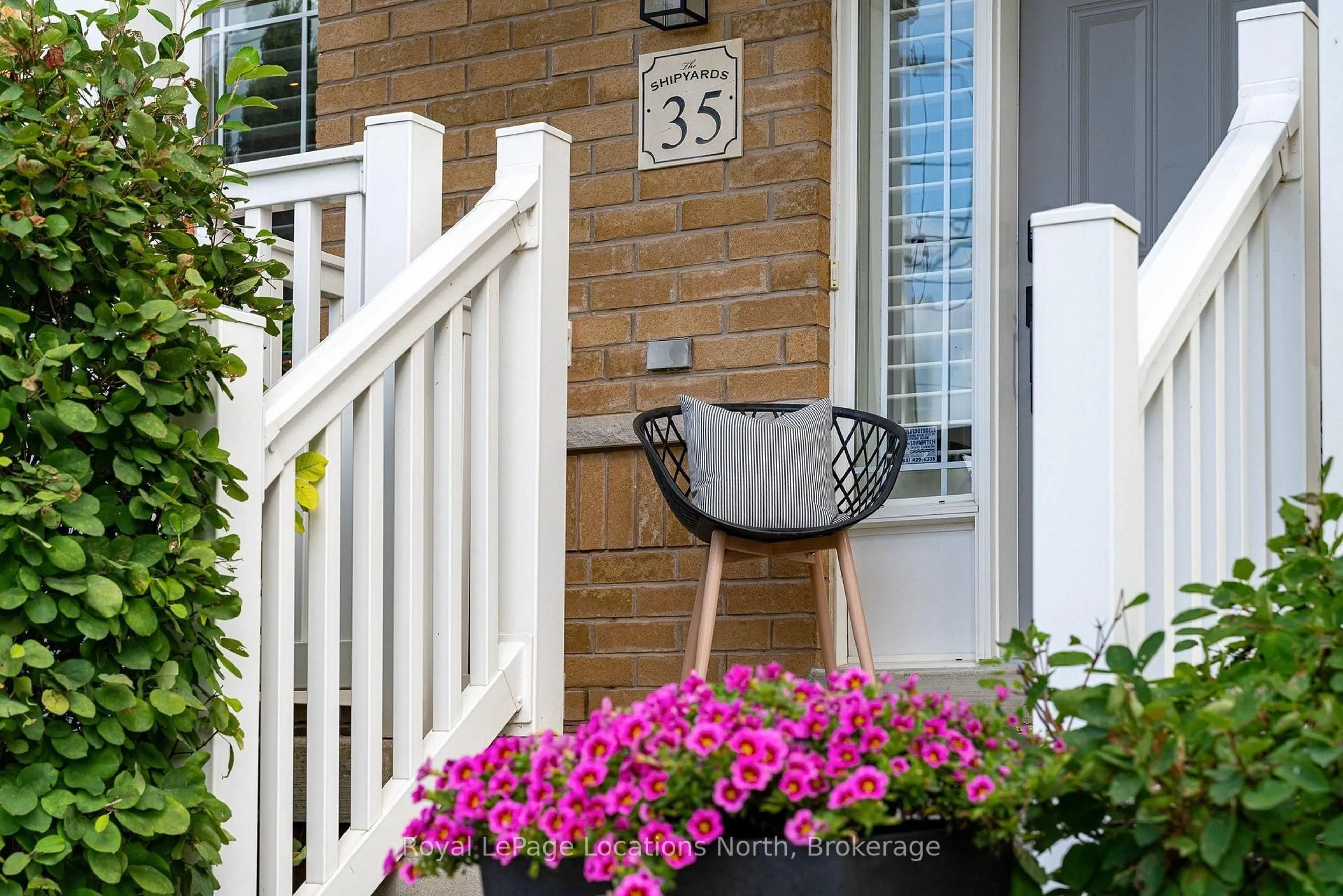Patio, street for 35 SIDE LAUNCH Way, Collingwood Ontario L9Y 0J9