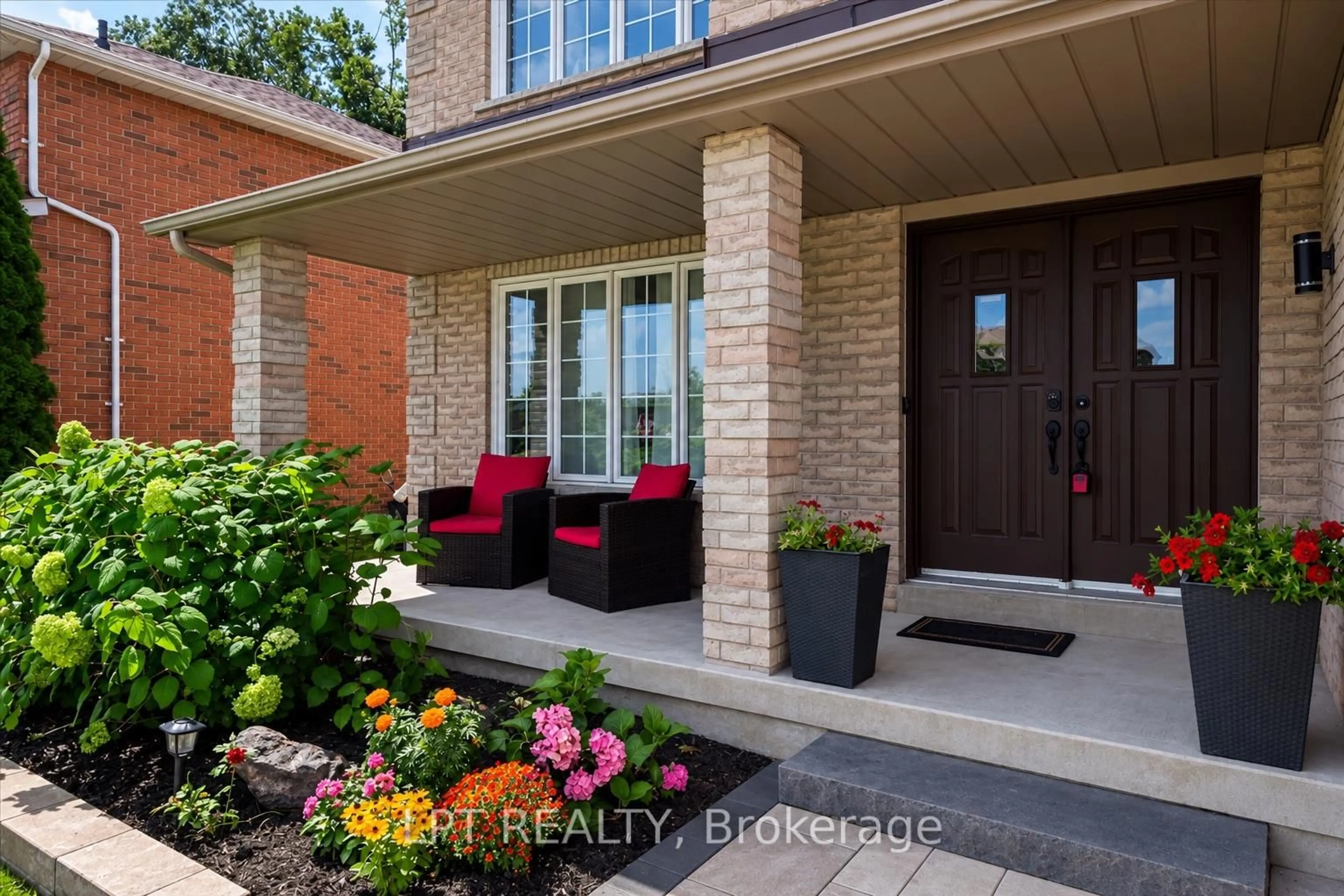 Home with brick exterior material, street for 47 Northview Cres, Barrie Ontario L4N 9T4