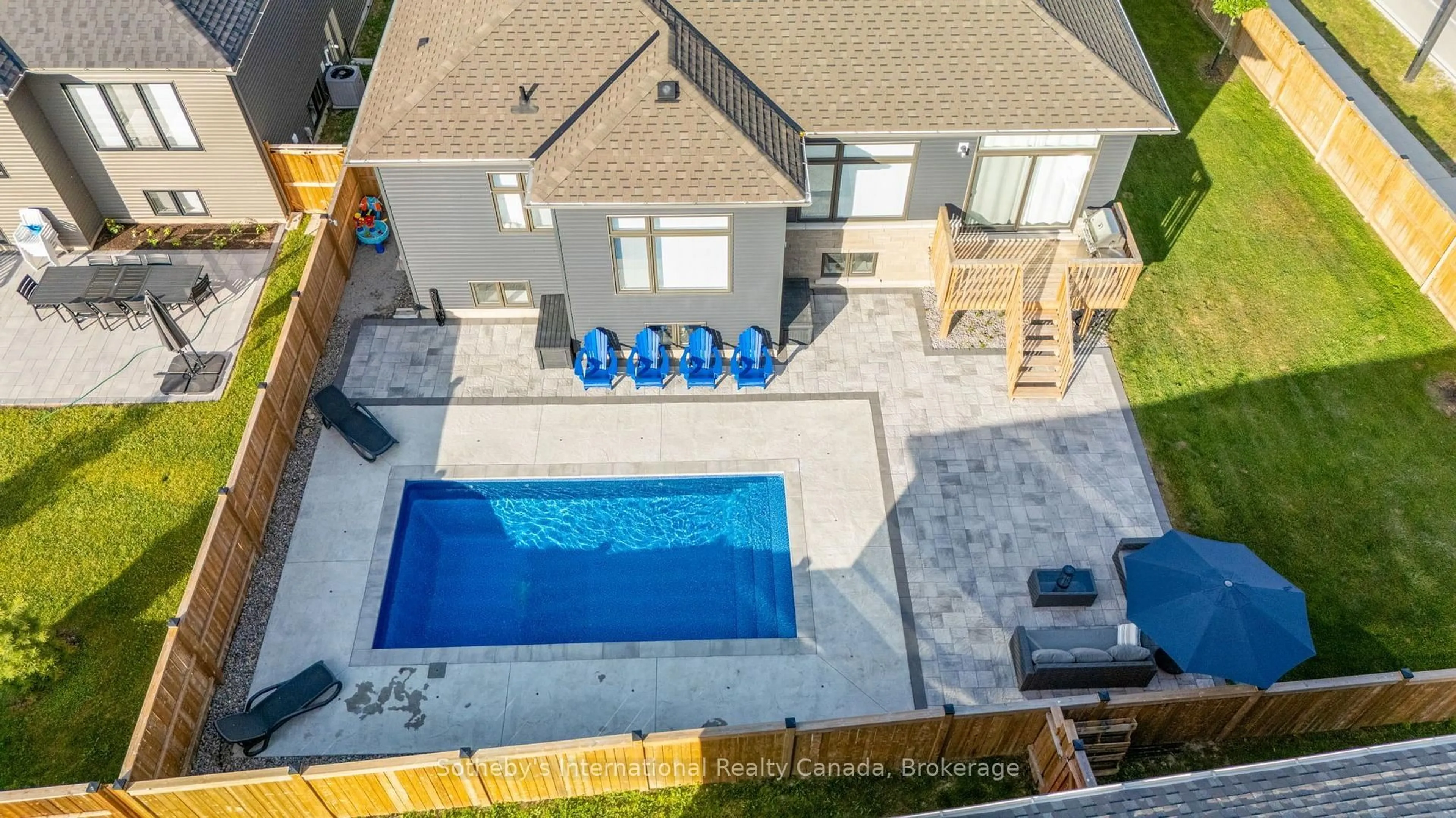 A pic from outside/outdoor area/front of a property/back of a property/a pic from drone, street for 1 Chiara Dr, Wasaga Beach Ontario L9Z 0L5