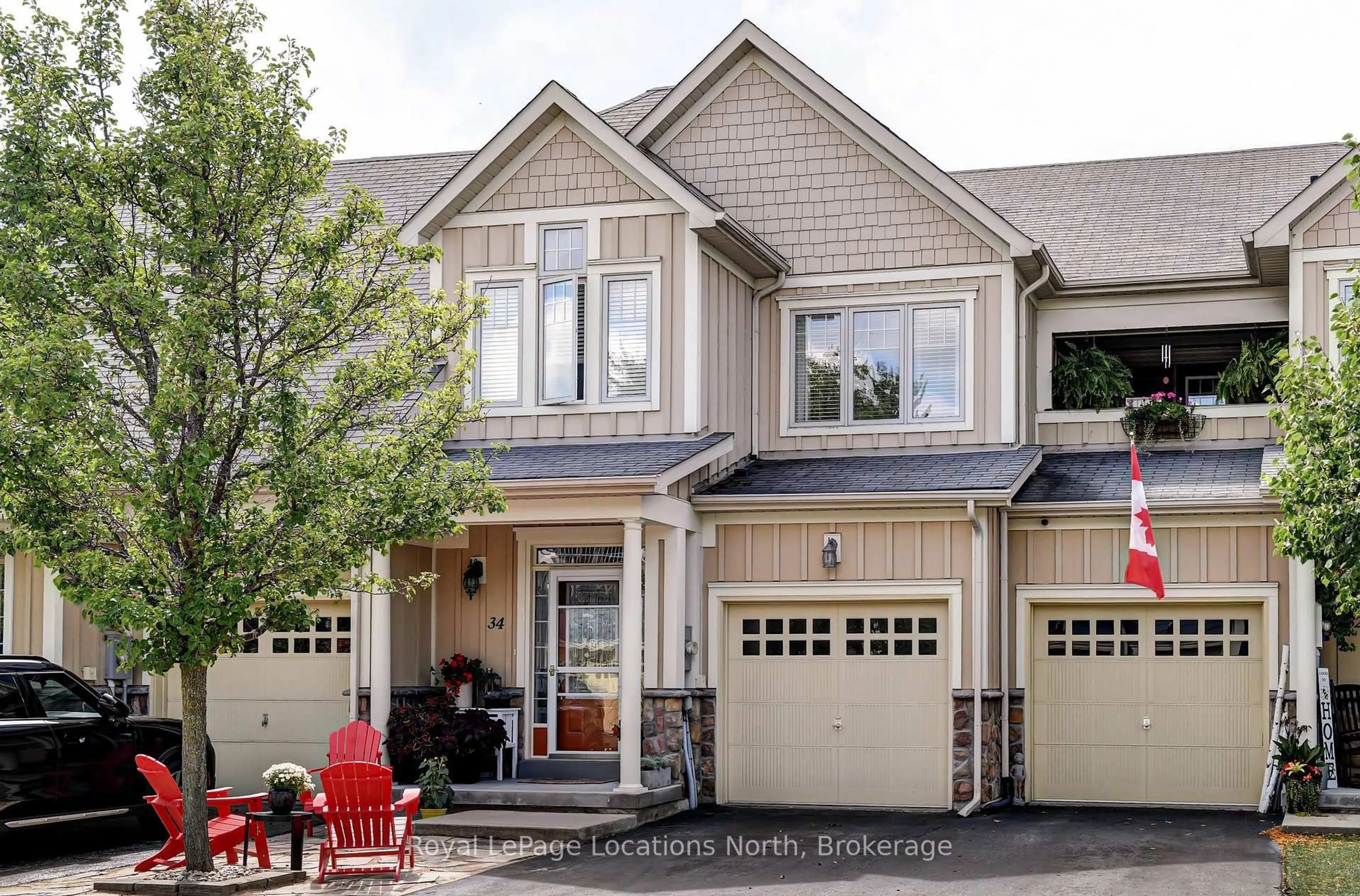 Home with vinyl exterior material, street for 34 Savannah Cres, Wasaga Beach Ontario L9Z 0E7