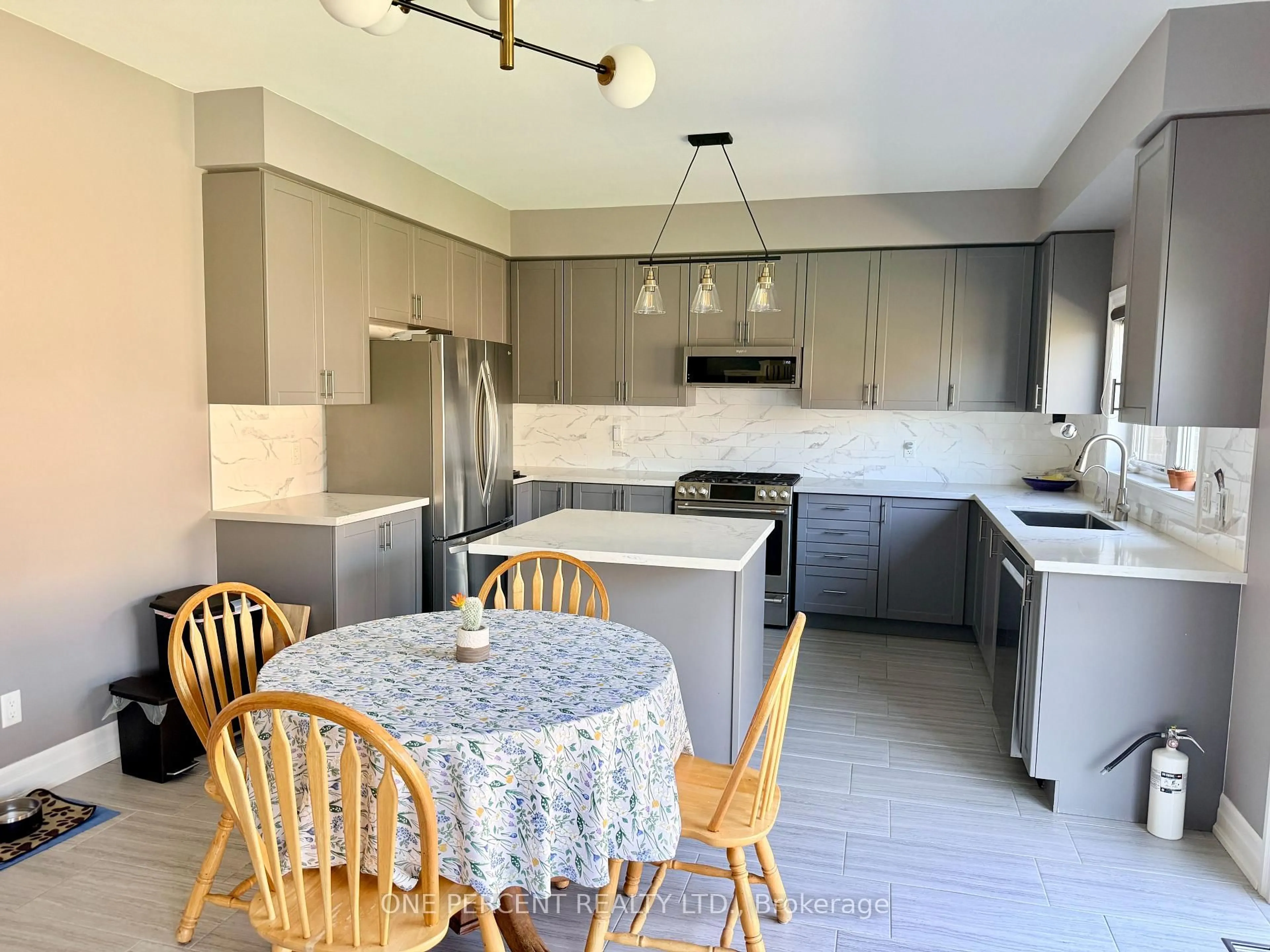 Open concept kitchen, unknown for 52 Bianca Cres, Wasaga Beach Ontario L9Z 0H6