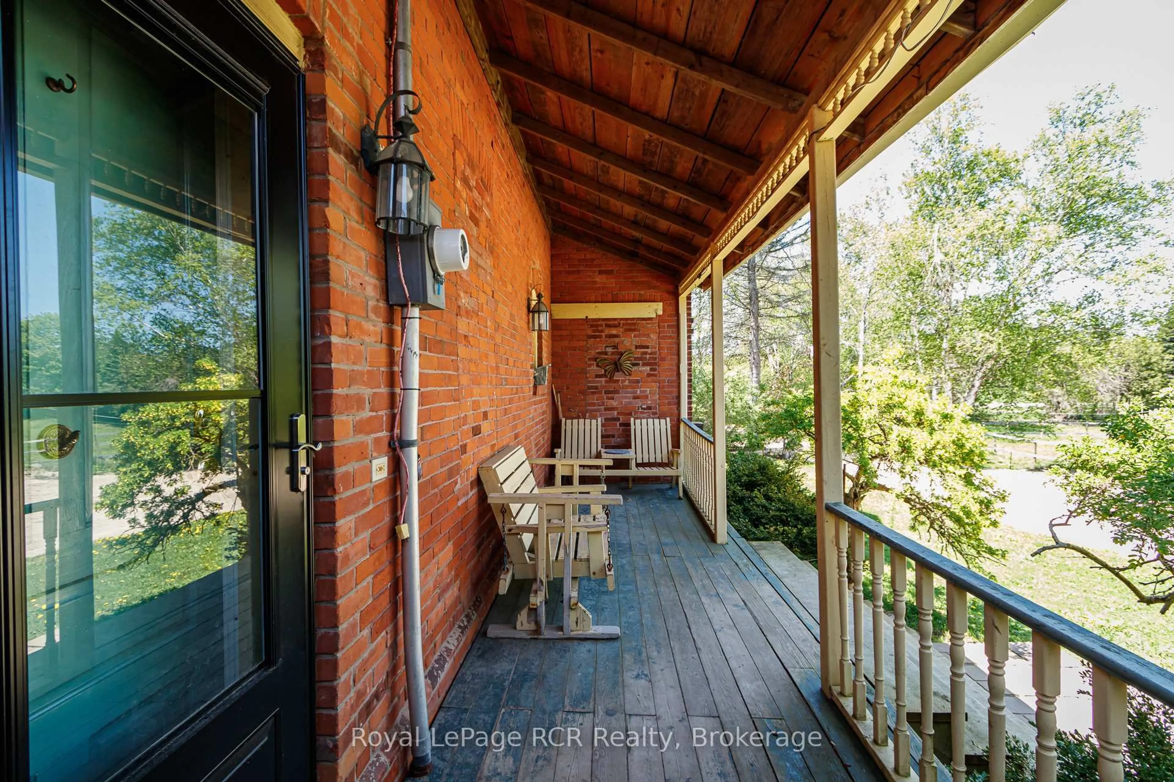 Patio, street for 2553 County Road 42, Clearview Ontario L0M 1S0