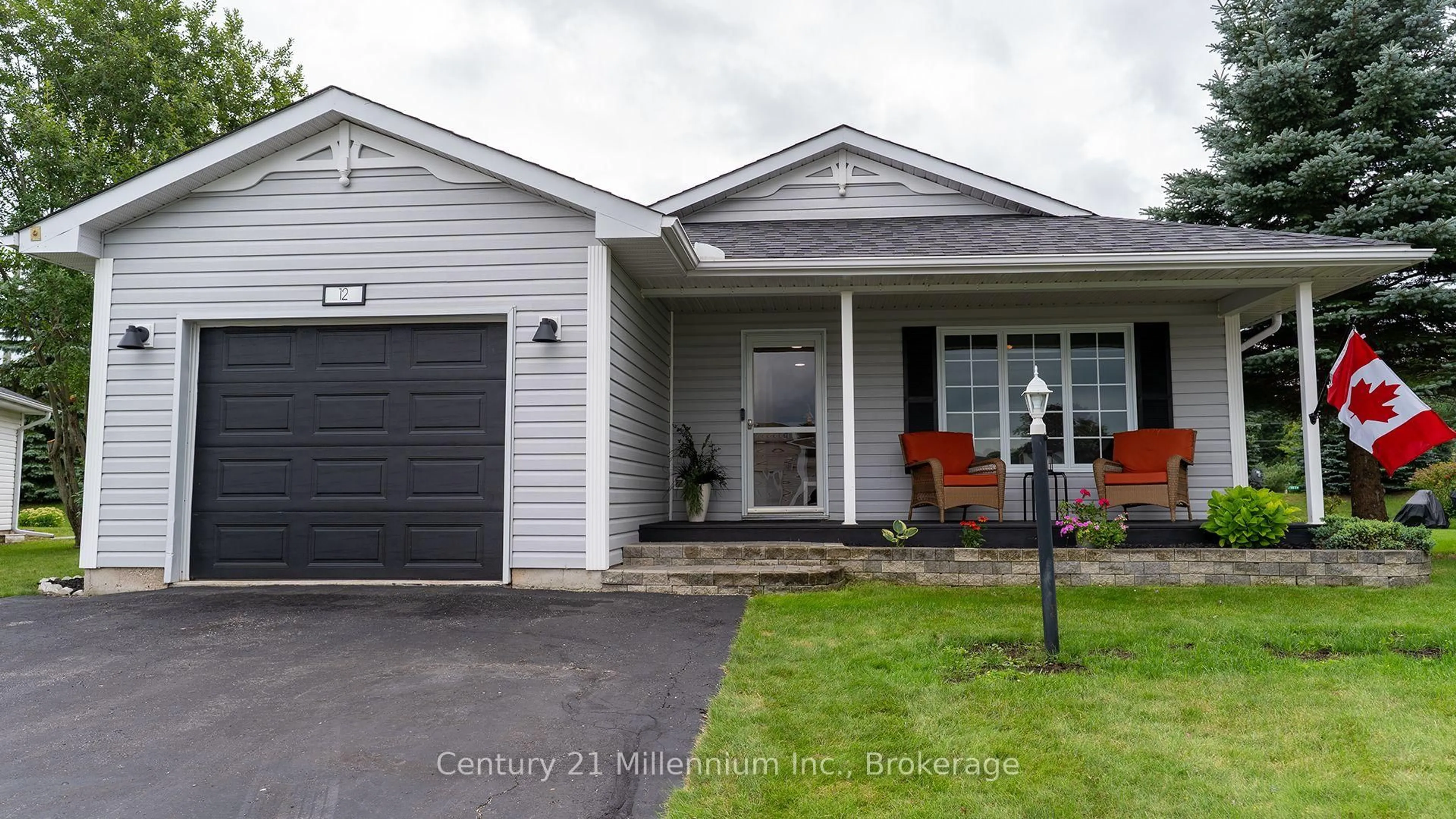 Home with vinyl exterior material, street for 12 Illinois Cres, Wasaga Beach Ontario L9Z 3A8