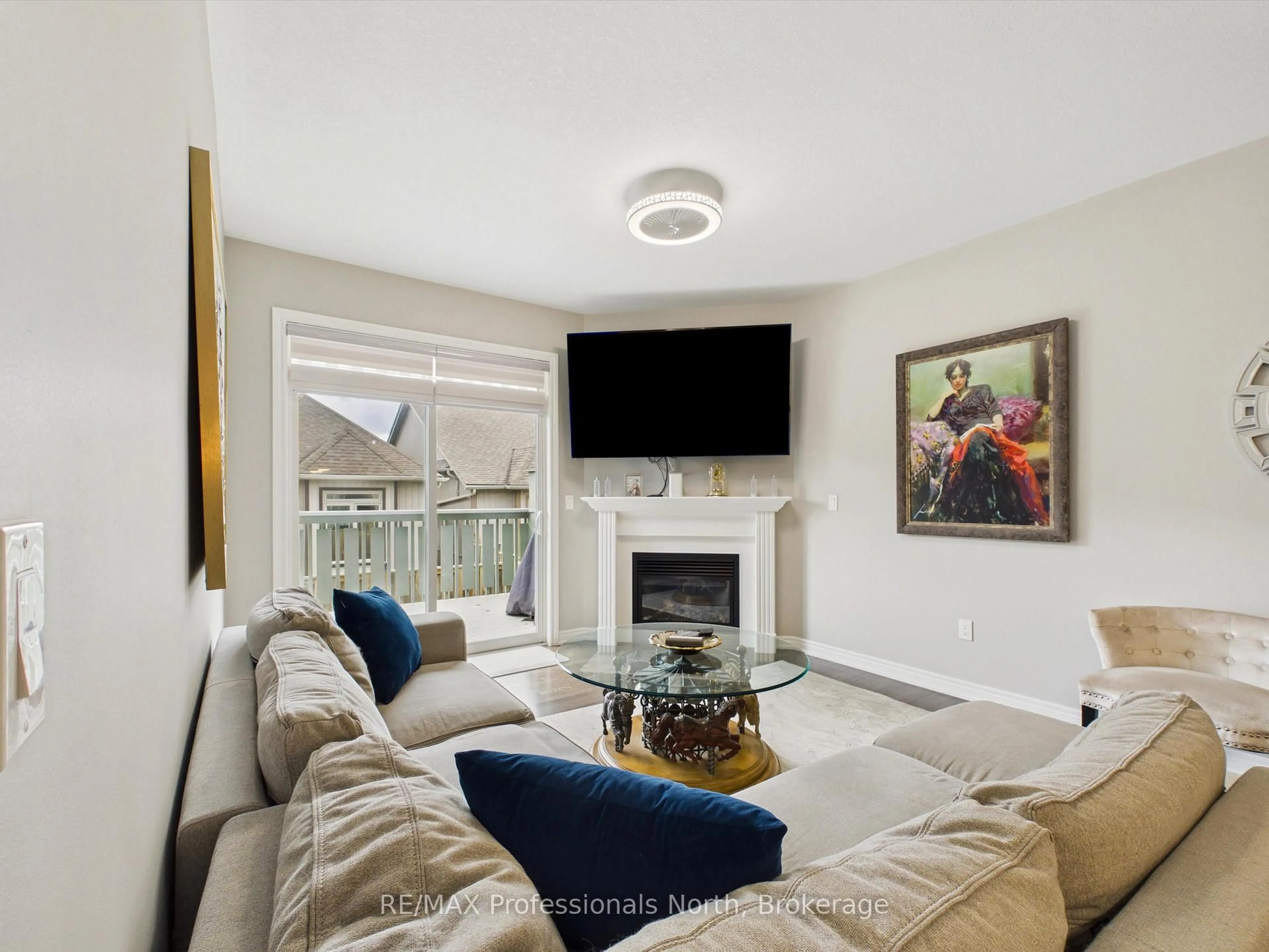 Living room with furniture, unknown for 35 Canterbury Circ, Orillia Ontario L3V 0C9