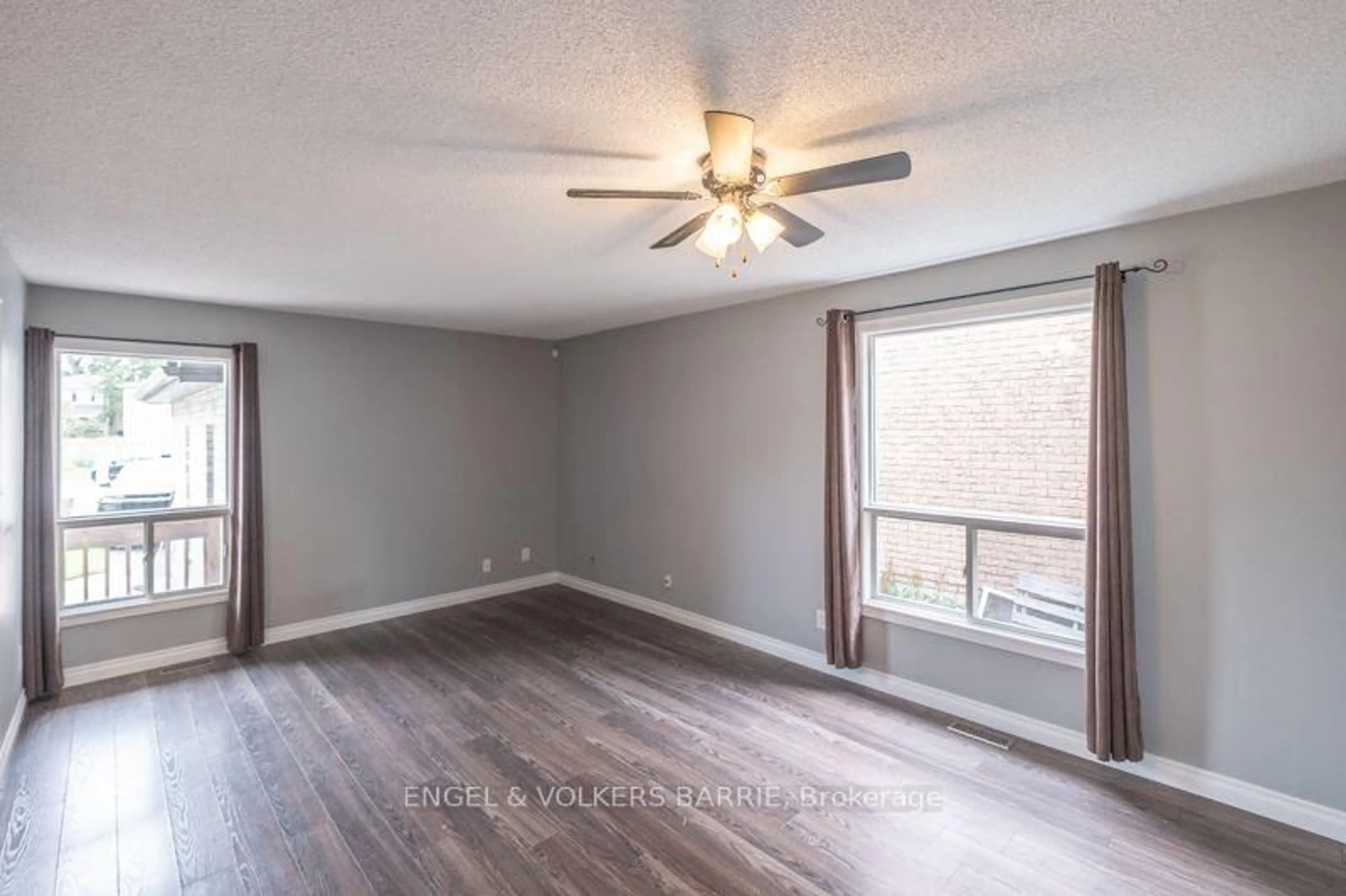 A pic of a room for 94 Ferguson Dr, Barrie Ontario L4N 7E5