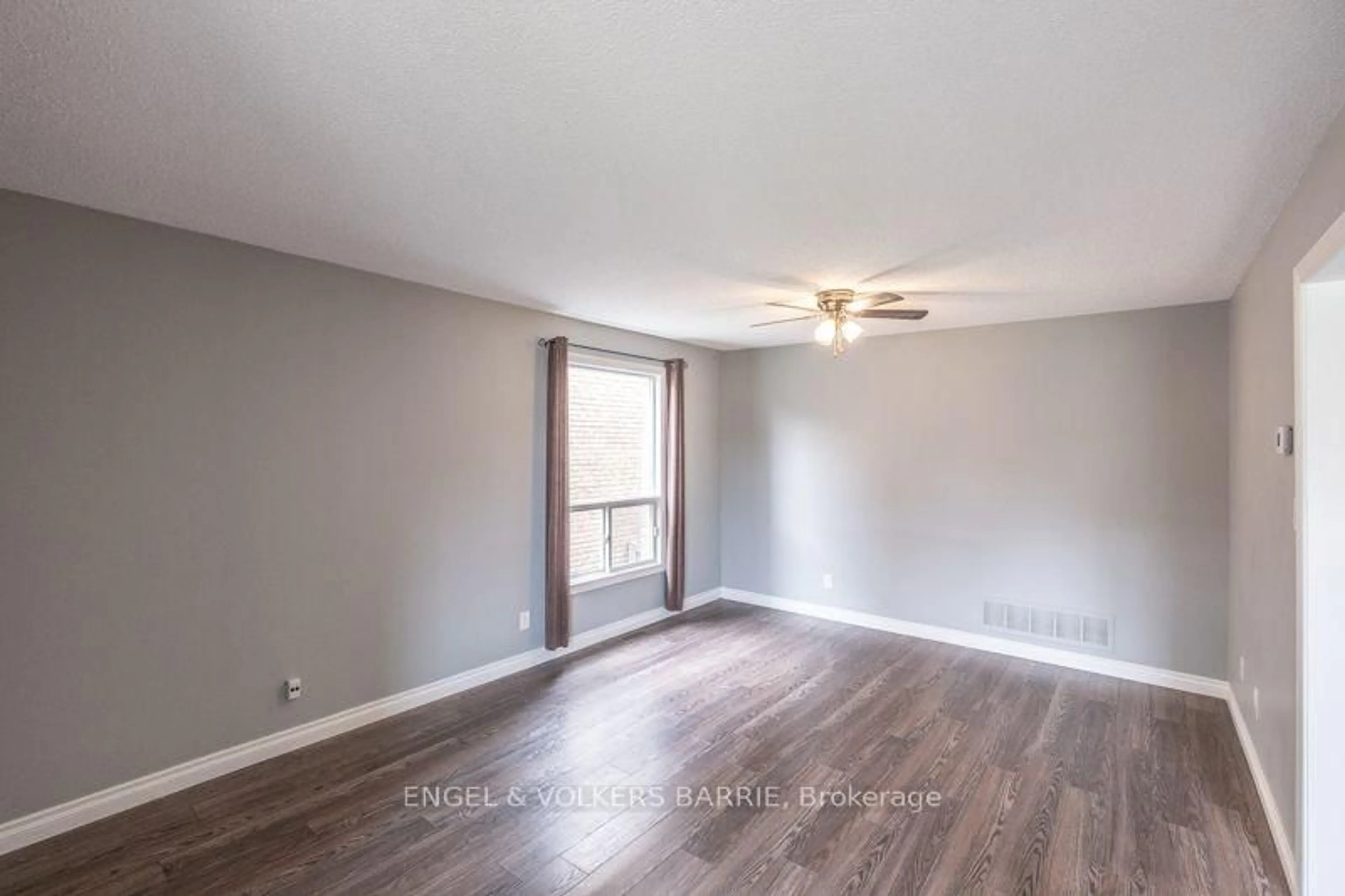 A pic of a room for 94 Ferguson Dr, Barrie Ontario L4N 7E5