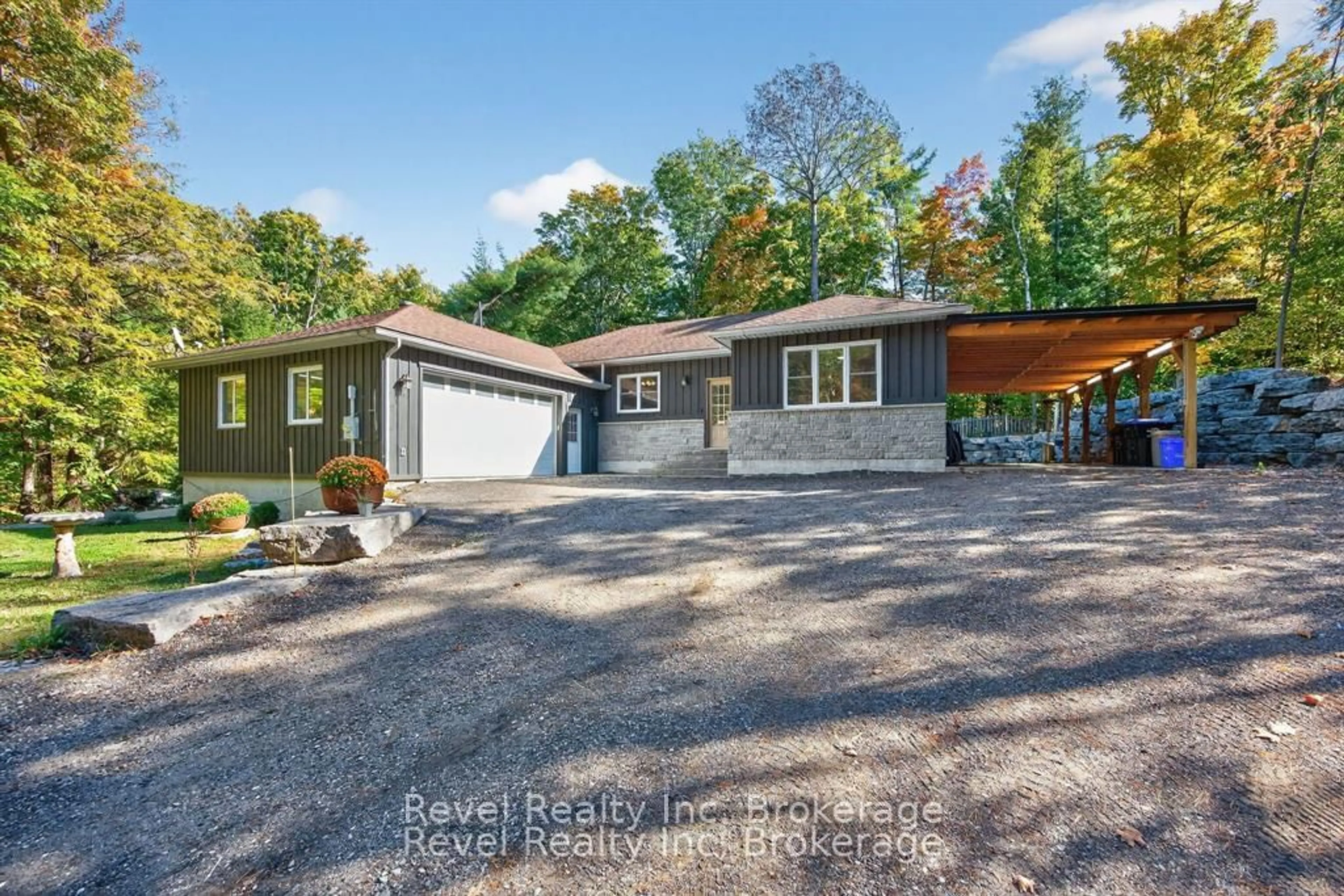 A pic from outside/outdoor area/front of a property/back of a property/a pic from drone, unknown for 683 Lafontaine Rd, Tiny Ontario L9M 0L6