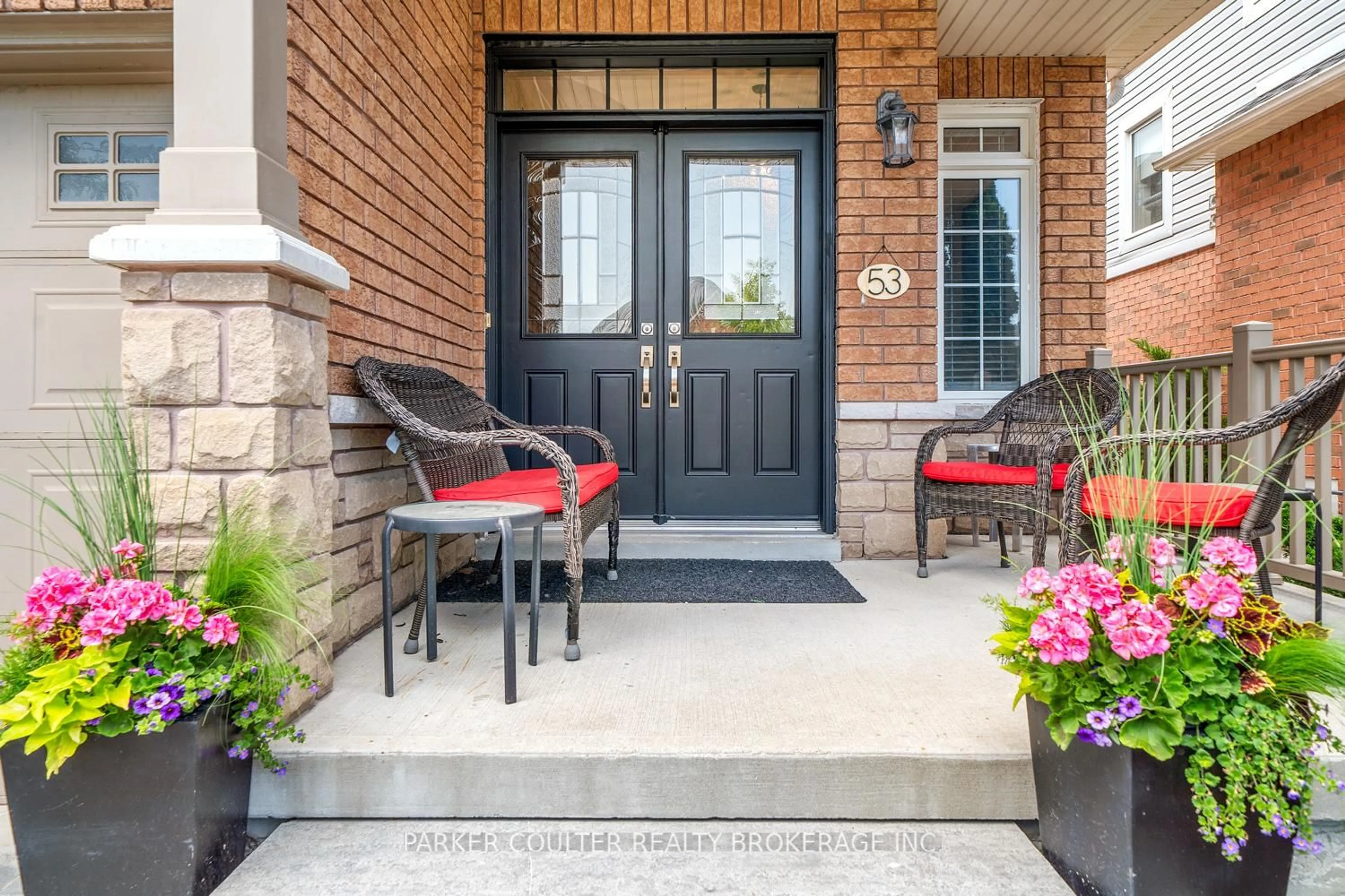 Indoor entryway for 53 Tudor Cres, Barrie Ontario L4M 0A8