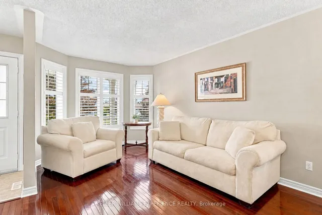 7 Stanley St, Barrie 5