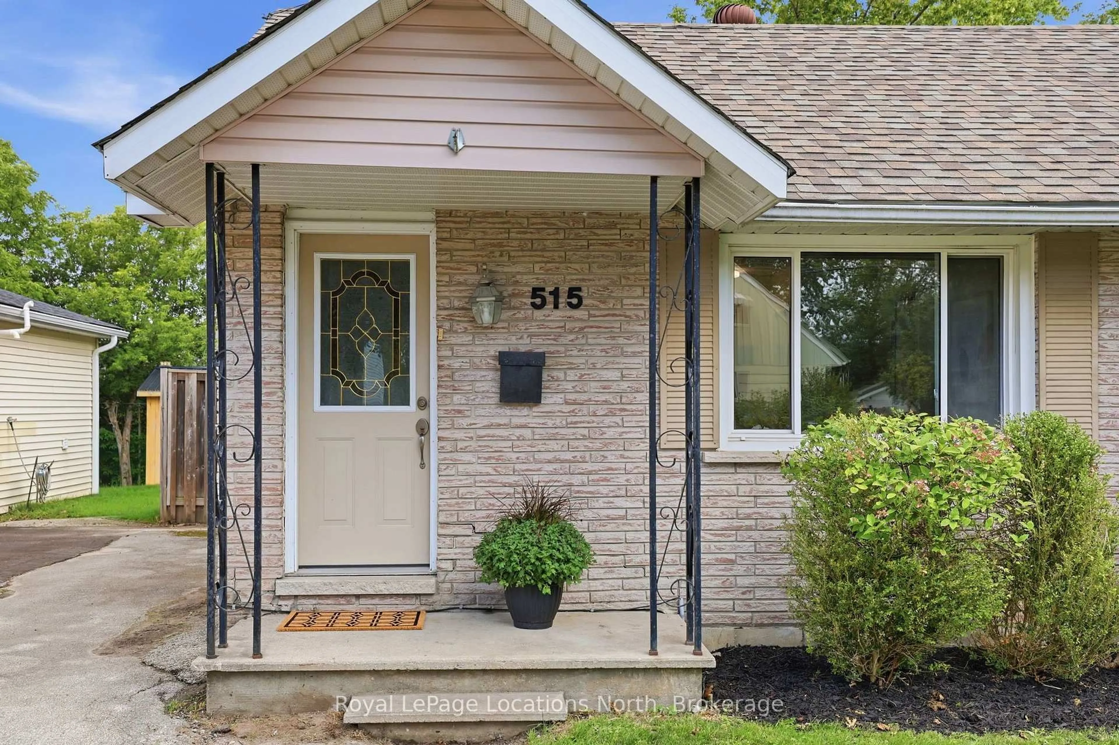 Home with brick exterior material, street for 515 MAPLE St, Collingwood Ontario L9Y 2S7