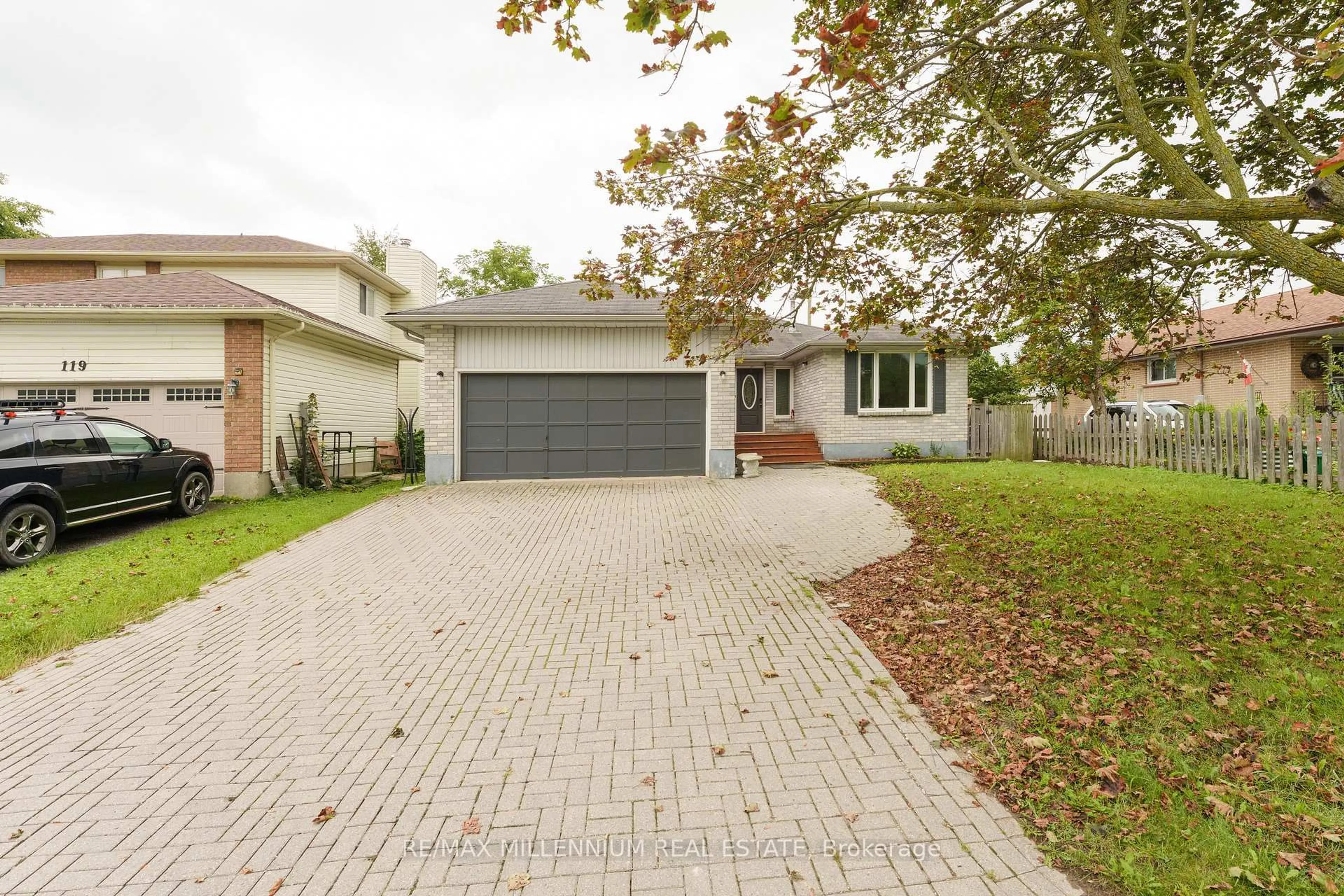 Home with brick exterior material, street for 117 Rose St, Barrie Ontario L4M 2T6