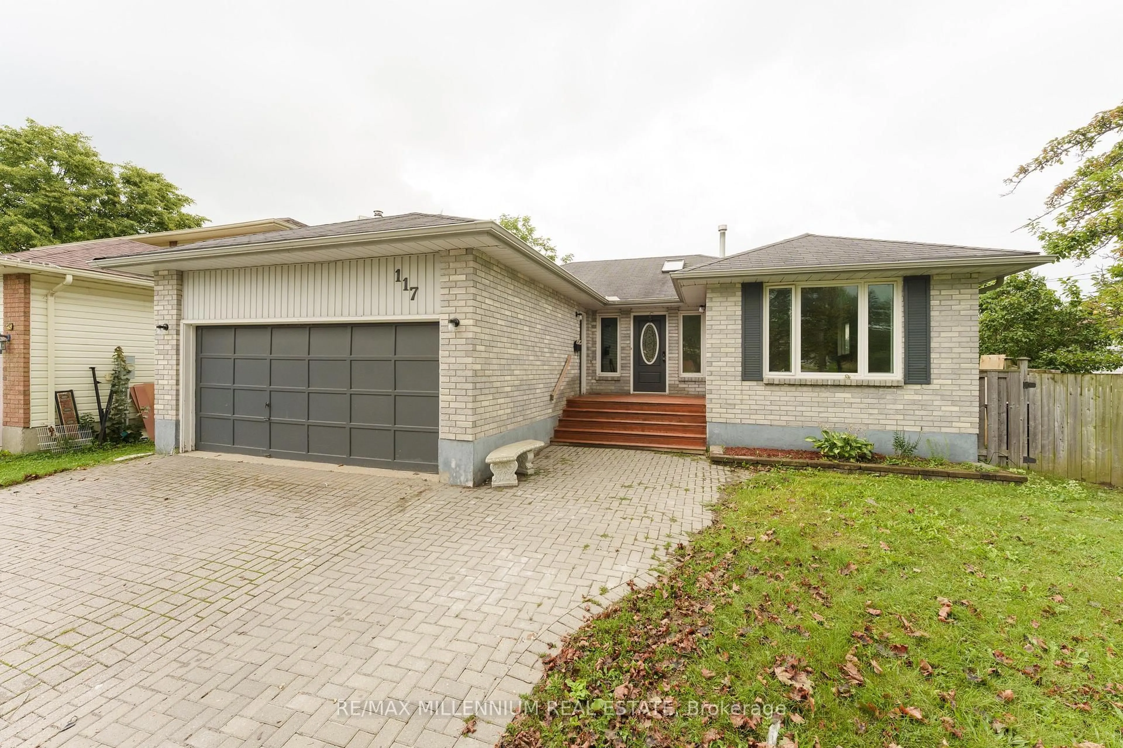 Home with brick exterior material, street for 117 Rose St, Barrie Ontario L4M 2T6