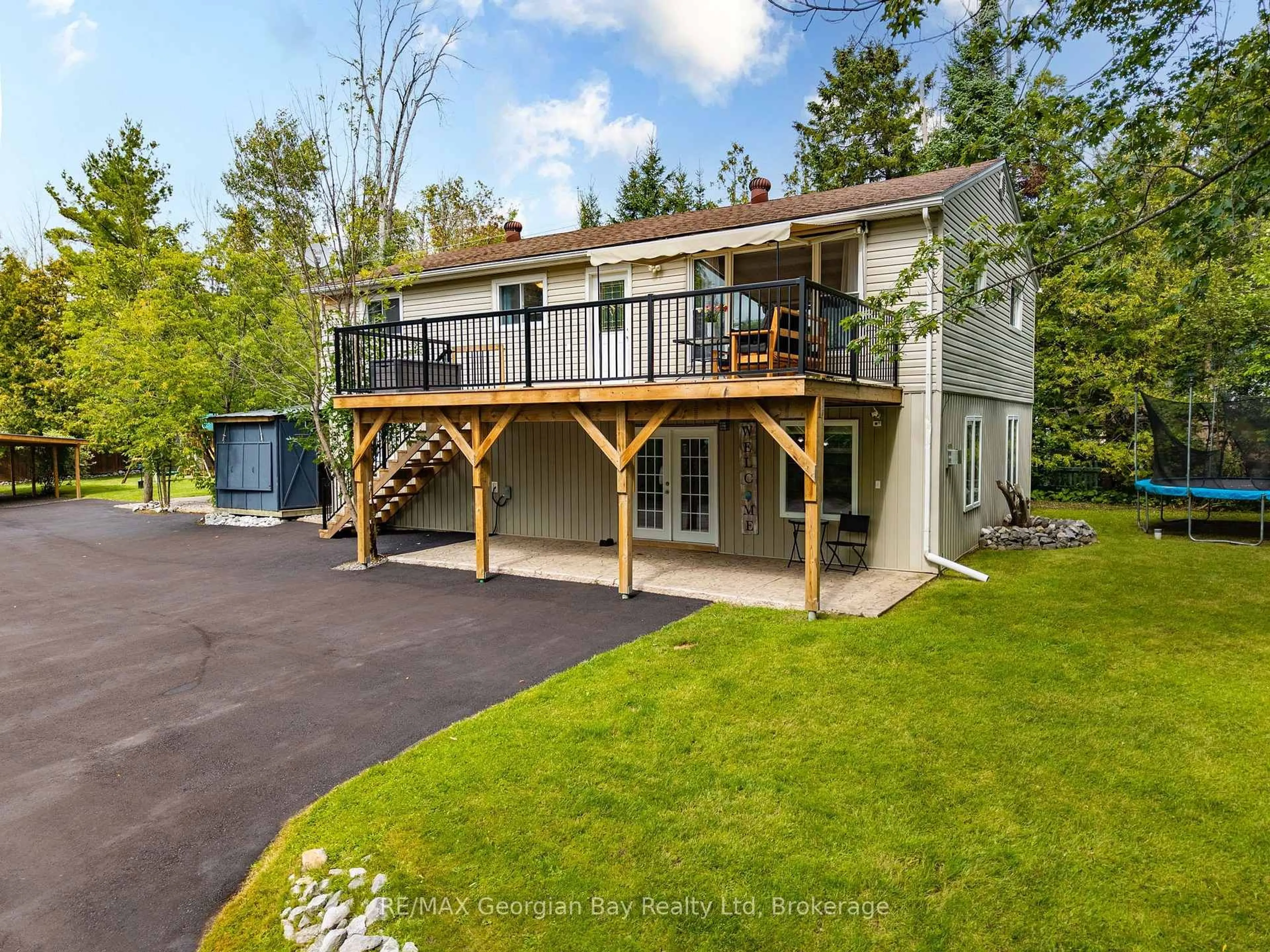 A pic from outside/outdoor area/front of a property/back of a property/a pic from drone, unknown for 2384 Whetham Rd, Springwater Ontario L0L 1P0
