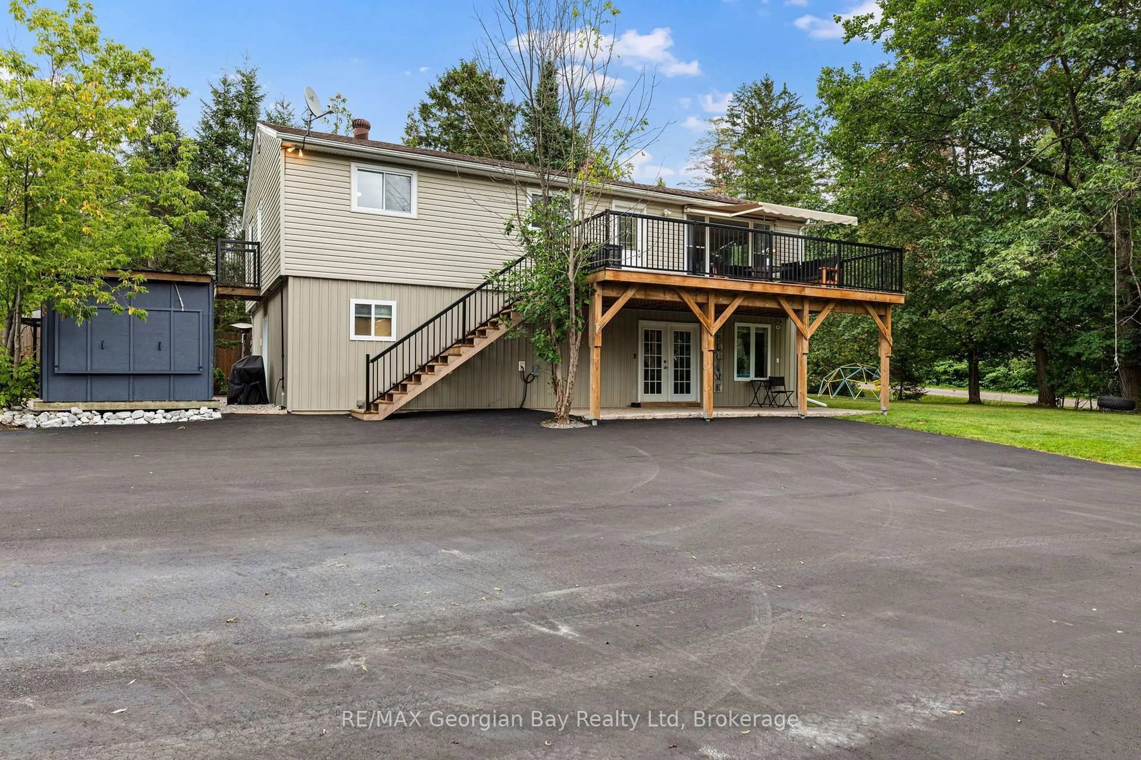 A pic from outside/outdoor area/front of a property/back of a property/a pic from drone, unknown for 2384 Whetham Rd, Springwater Ontario L0L 1P0