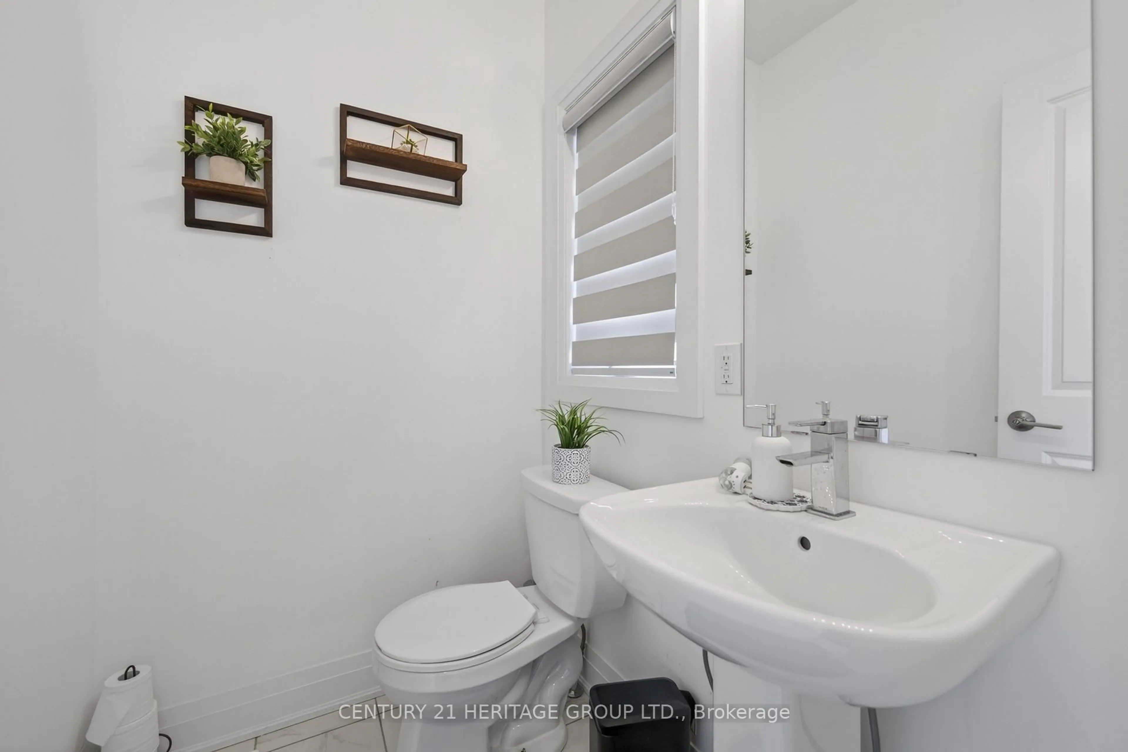 Standard bathroom, ceramic/tile floor for 90 Brown Bear St, Barrie Ontario L4H 2S5