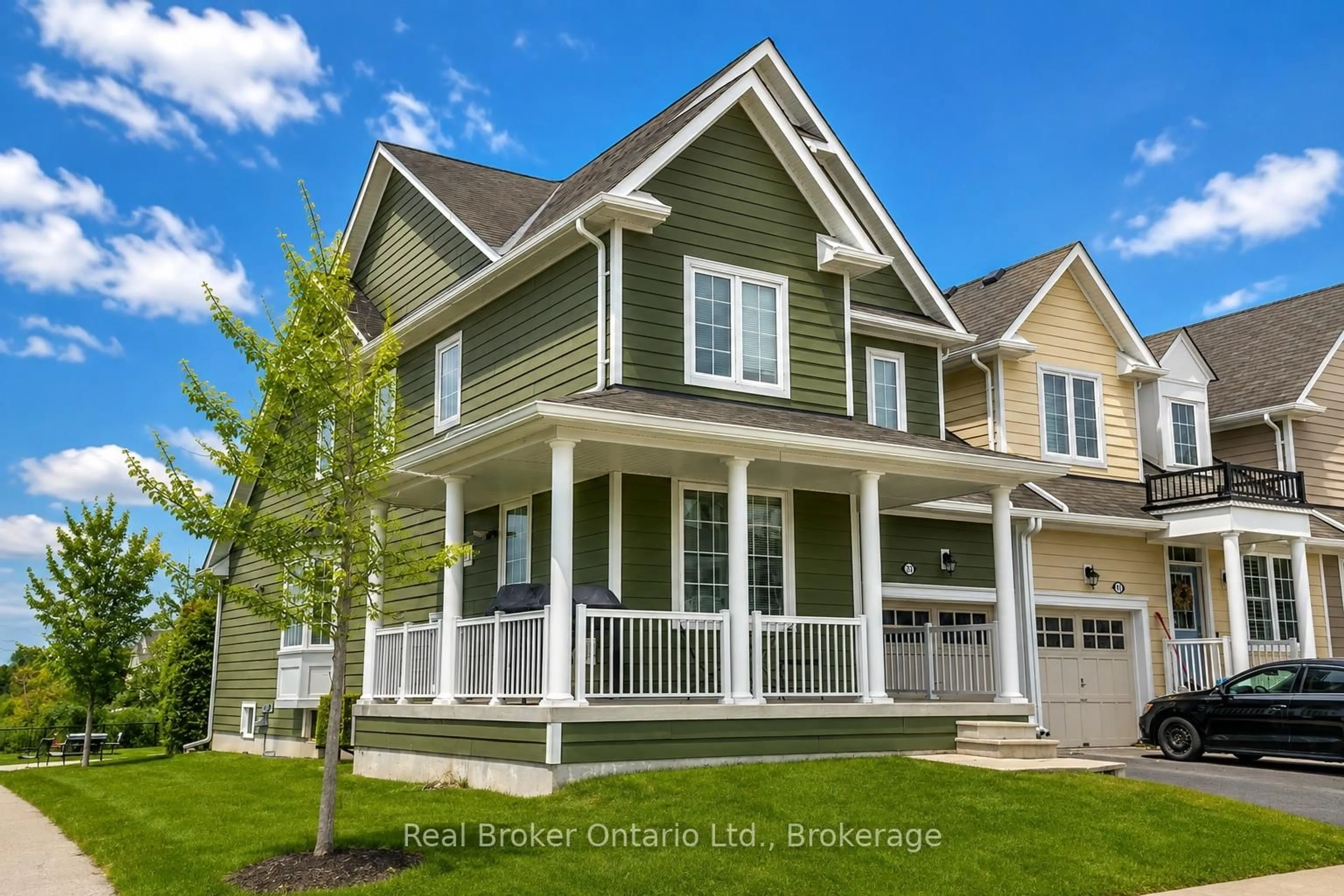 Home with vinyl exterior material, street for 39 PROVIDENCE Way, Wasaga Beach Ontario L9Z 0G3